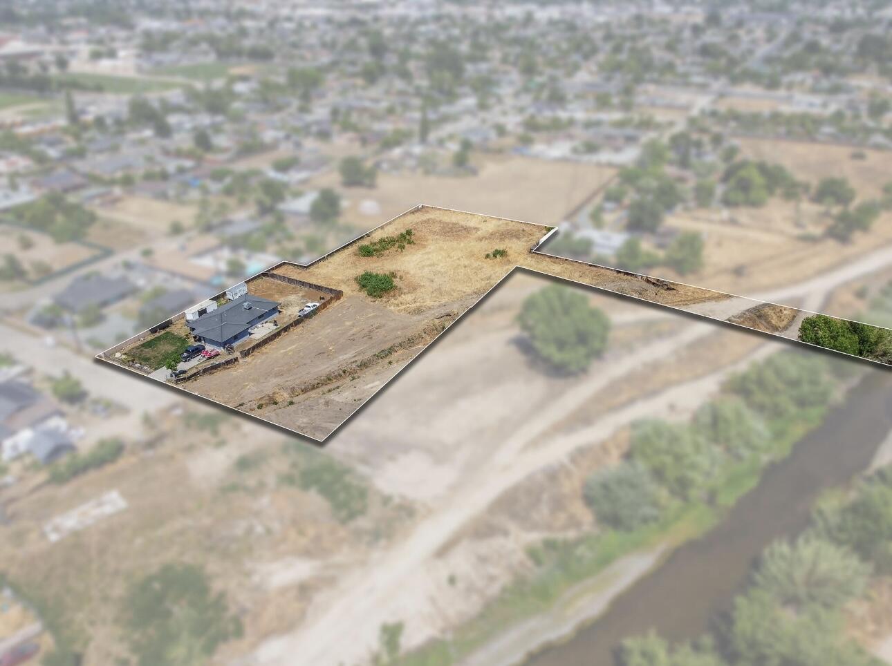 579 S Villa St, Porterville, CA 93257