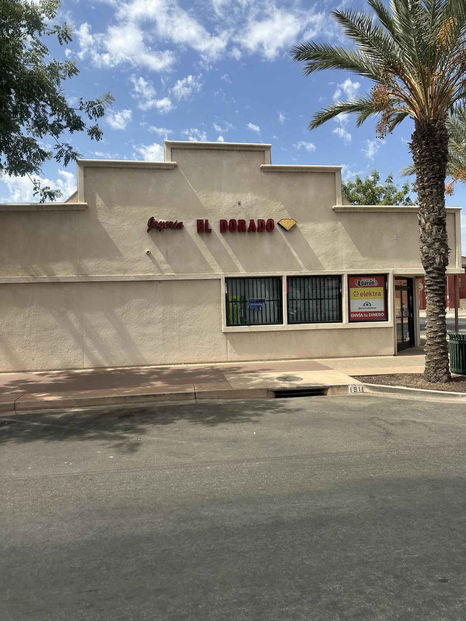 191 N Elmwood Ave, Lindsay, CA 93247