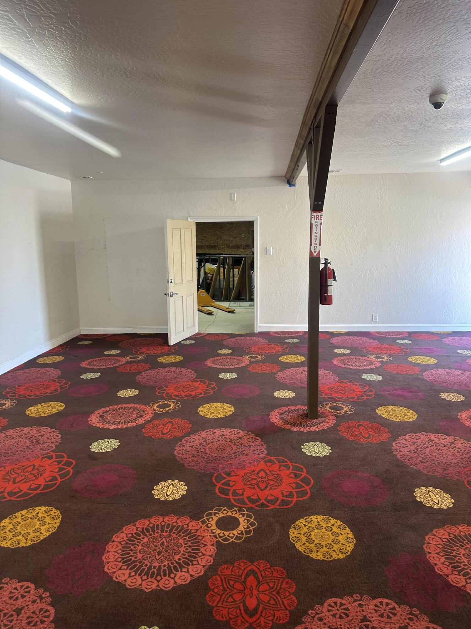 191 N Elmwood Ave, Lindsay, CA 93247