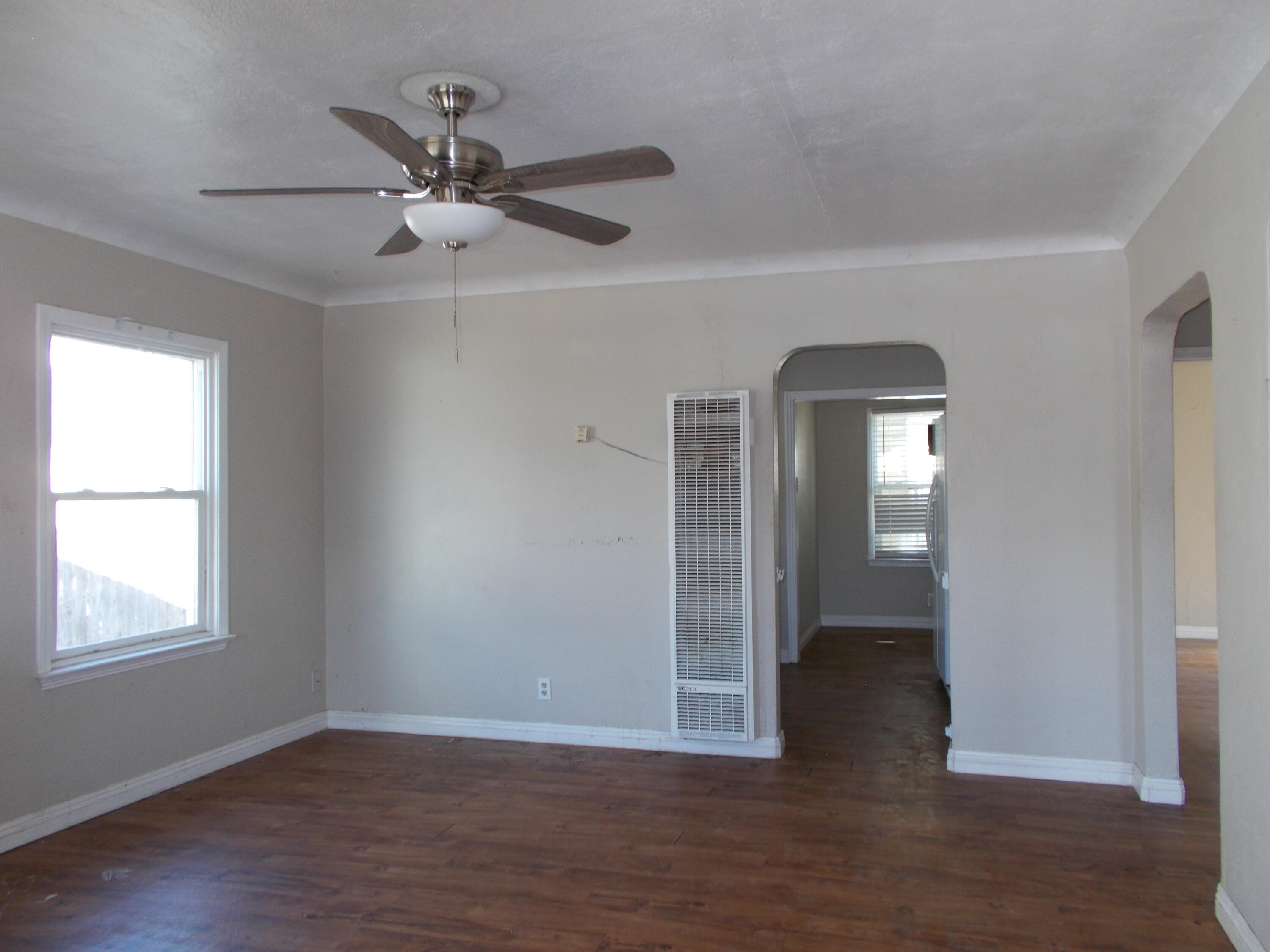 210 E Bush St, Lemoore, CA 93245