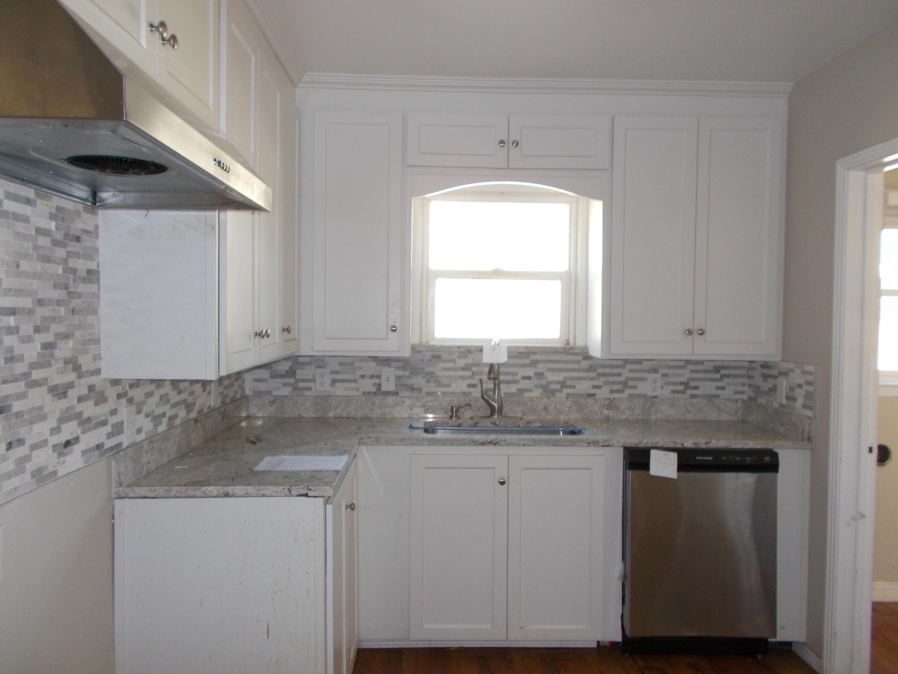 210 E Bush St, Lemoore, CA 93245