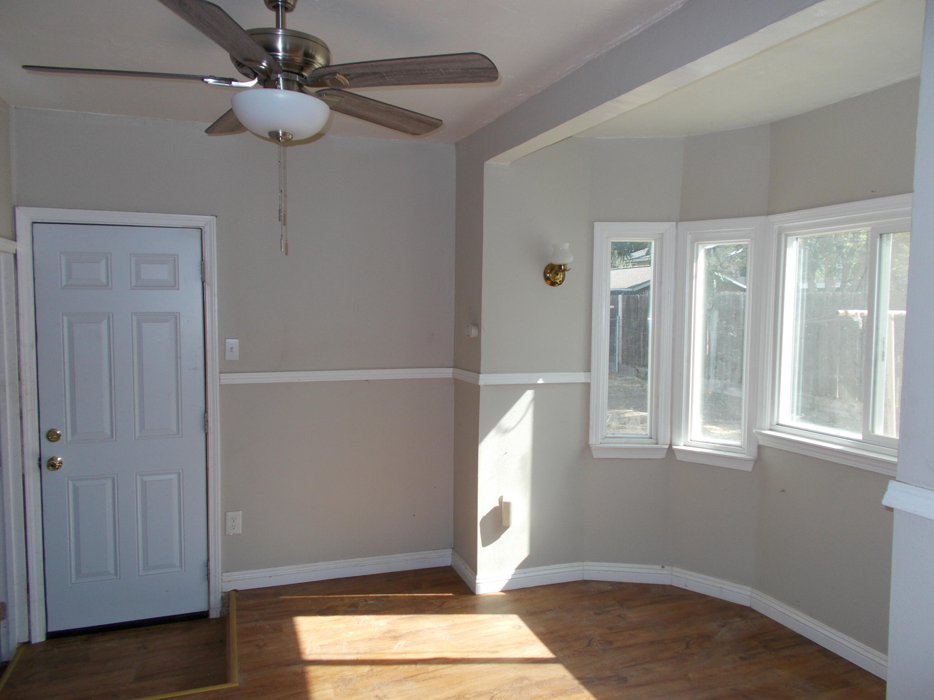 210 E Bush St, Lemoore, CA 93245