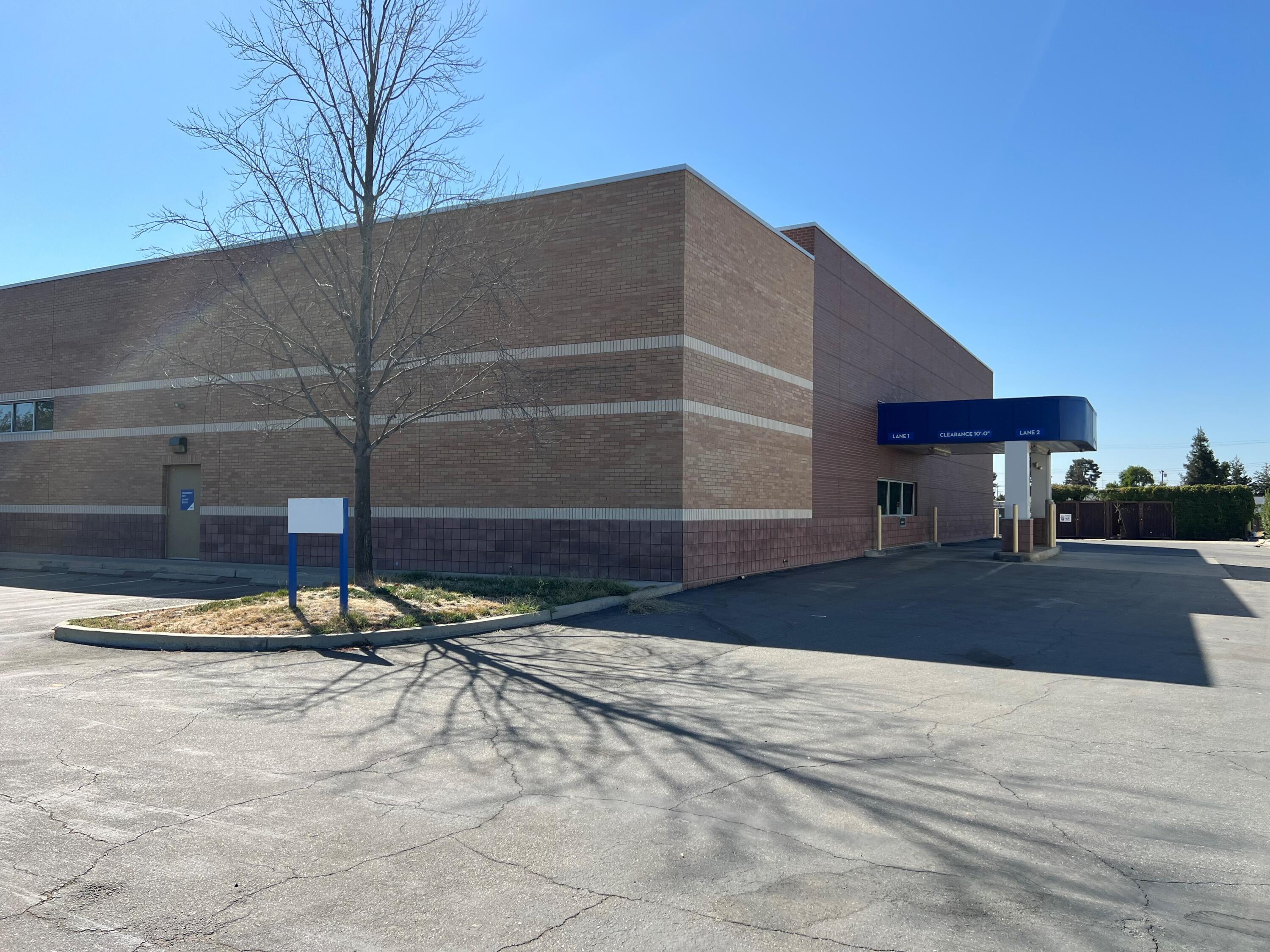 1645 E Tulare Ave, Tulare, CA 93274