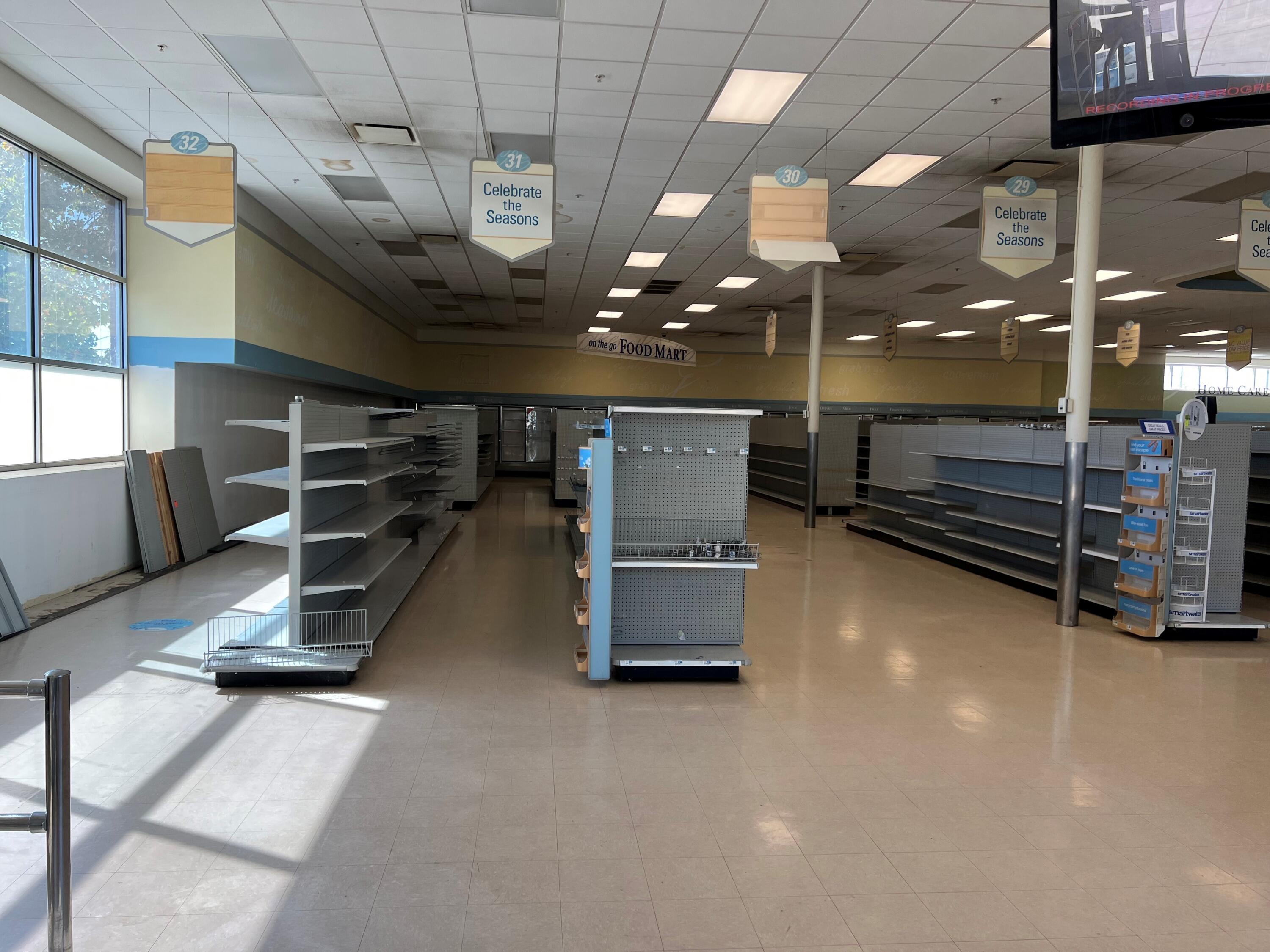 1645 E Tulare Ave, Tulare, CA 93274