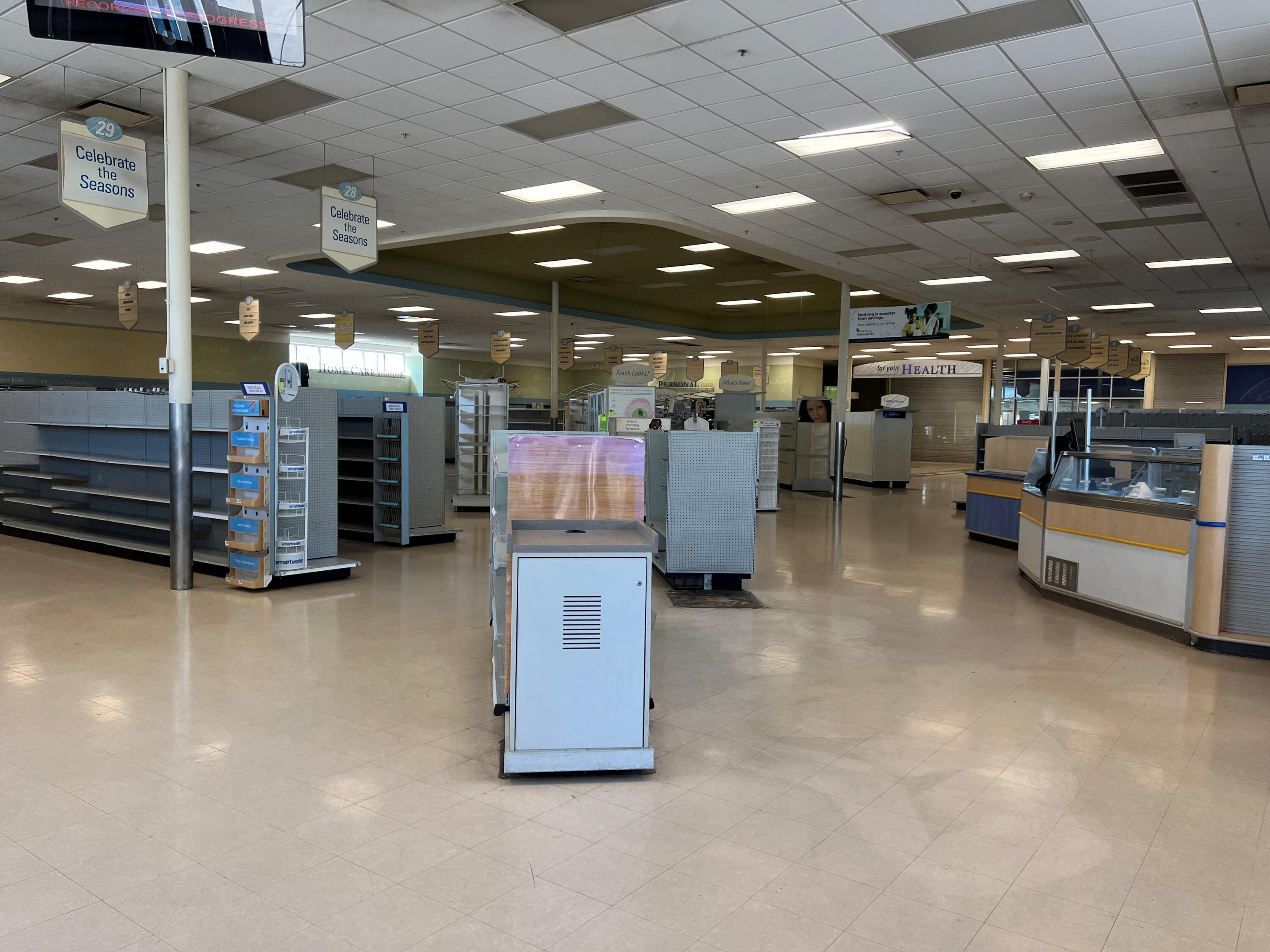 1645 E Tulare Ave, Tulare, CA 93274