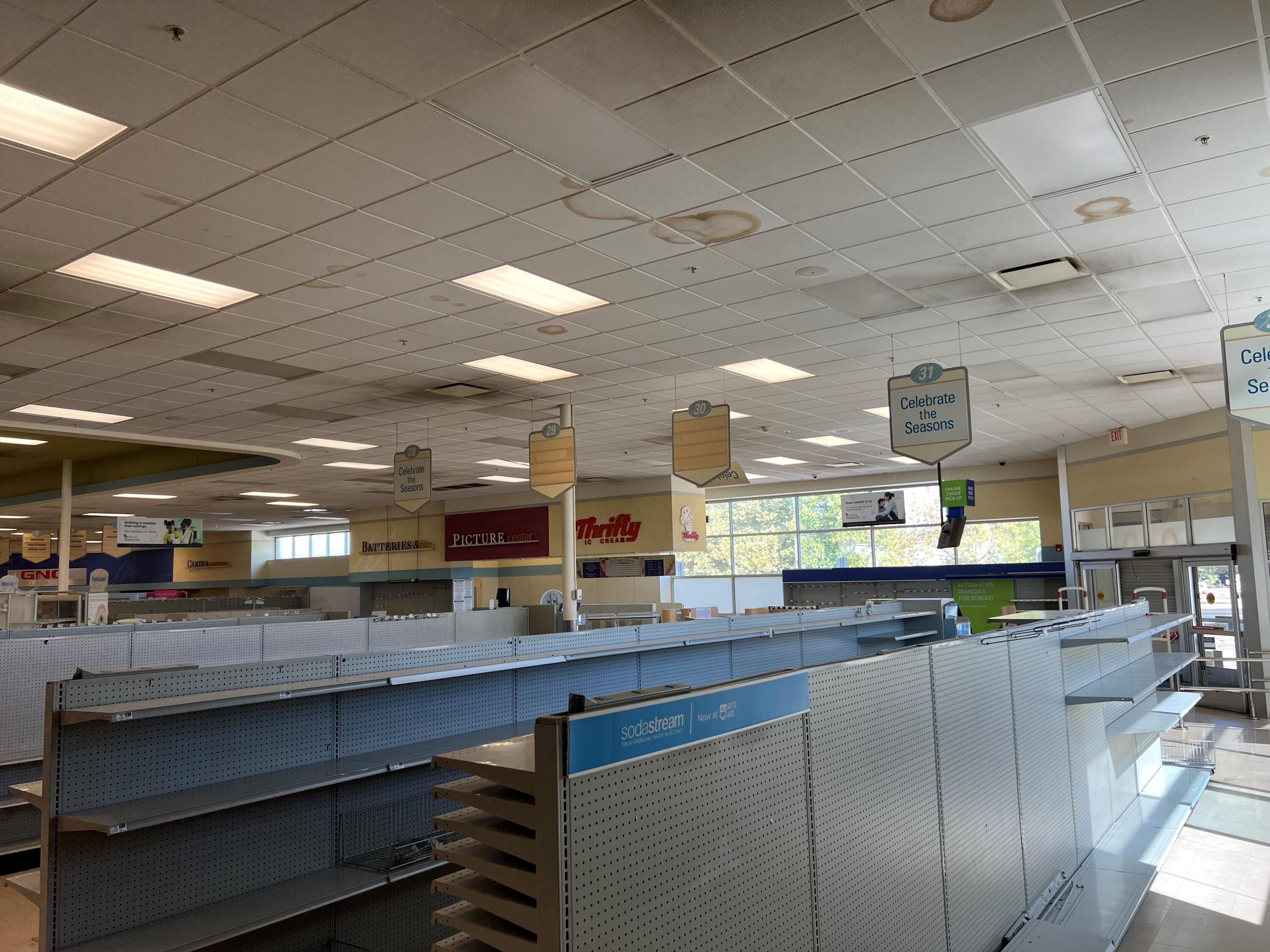 1645 E Tulare Ave, Tulare, CA 93274