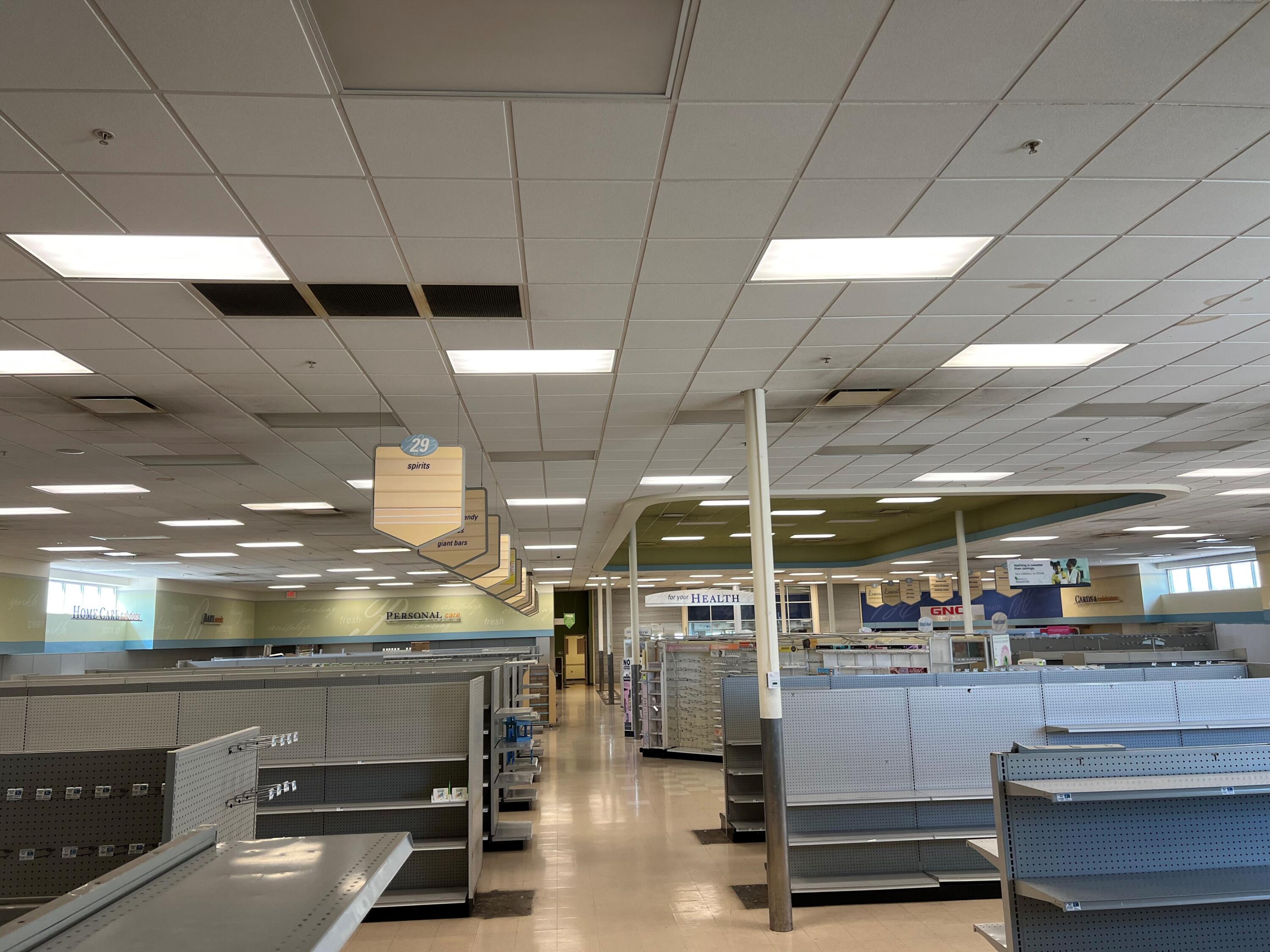 1645 E Tulare Ave, Tulare, CA 93274