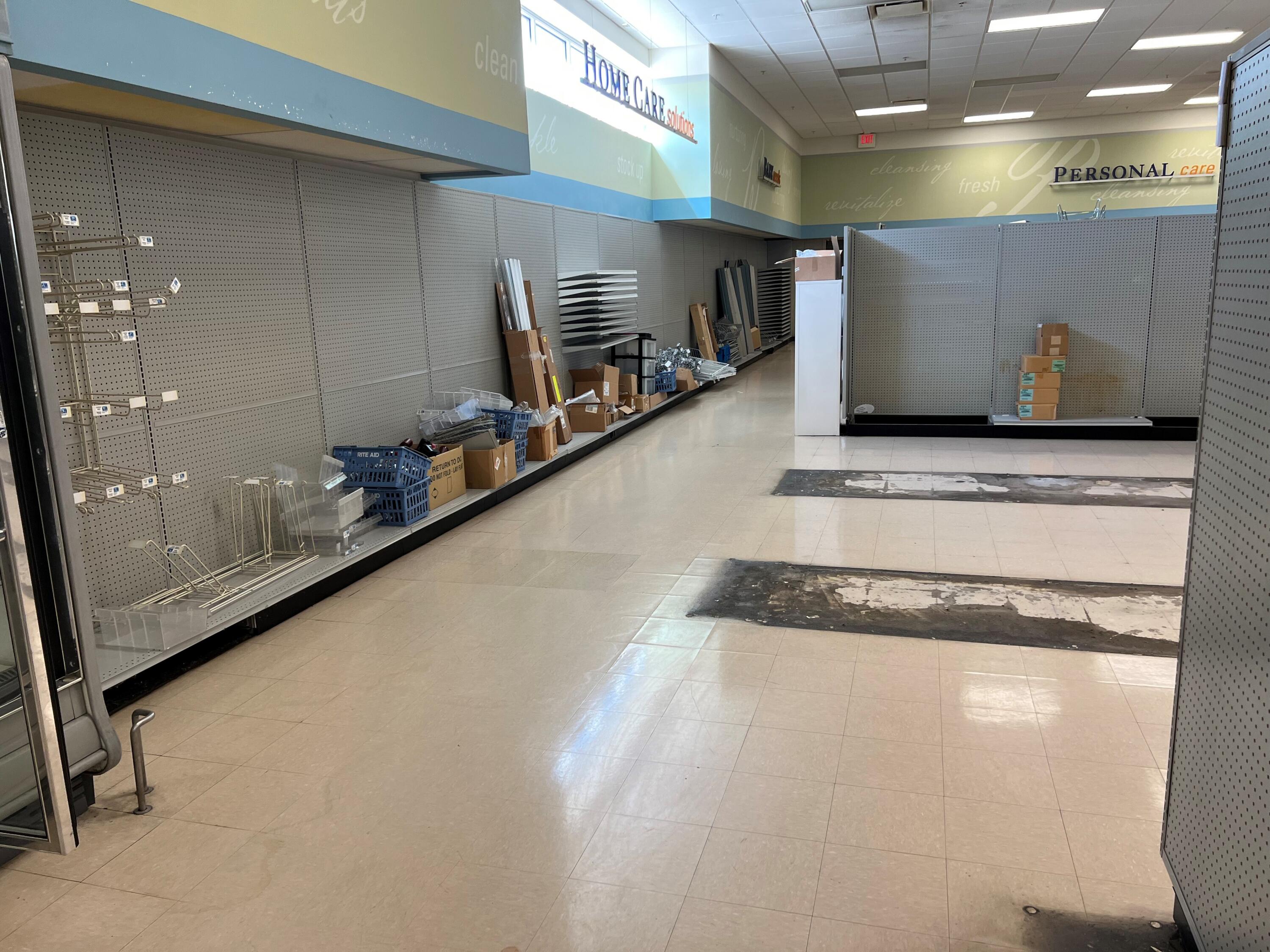 1645 E Tulare Ave, Tulare, CA 93274