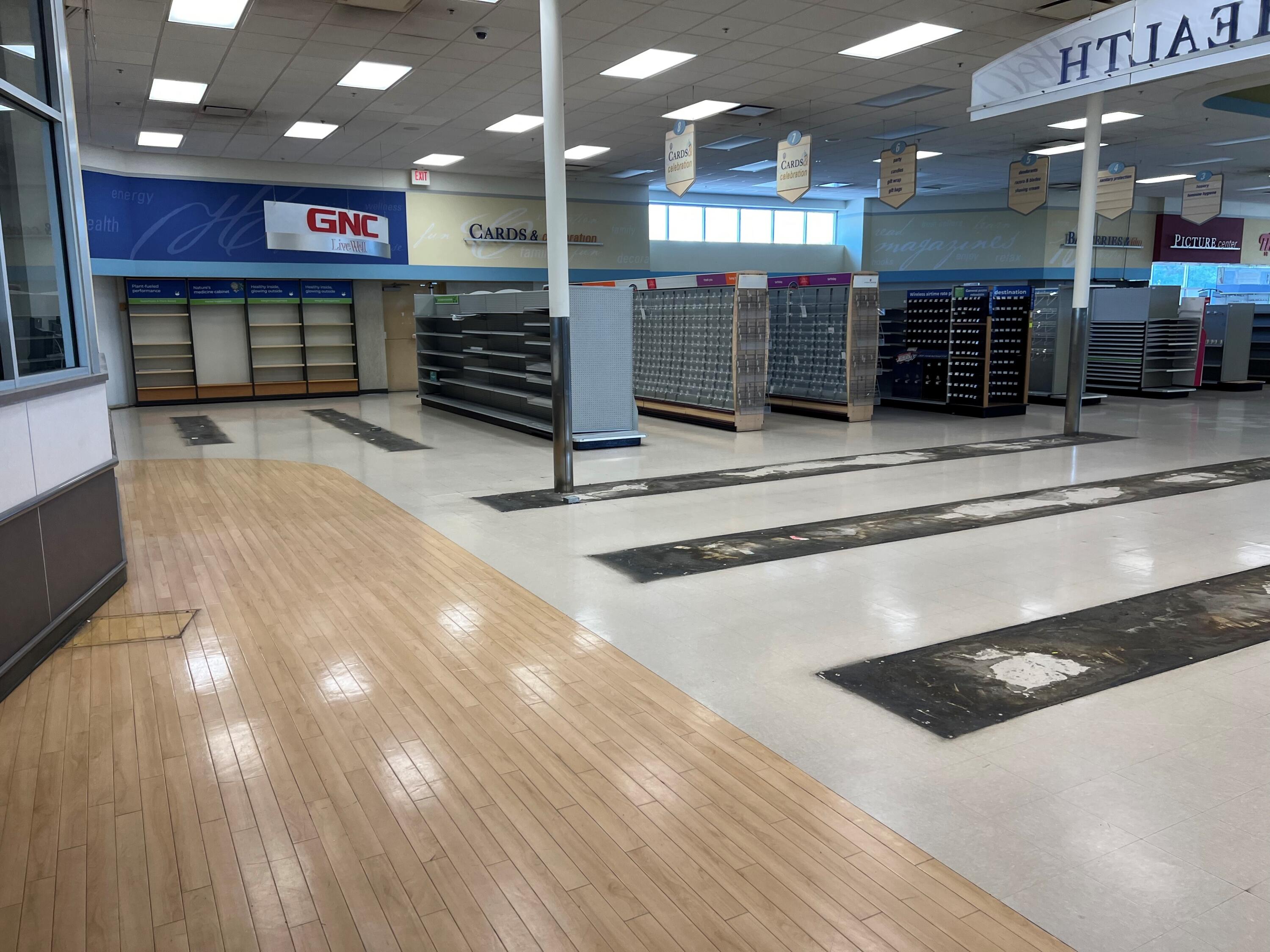 1645 E Tulare Ave, Tulare, CA 93274