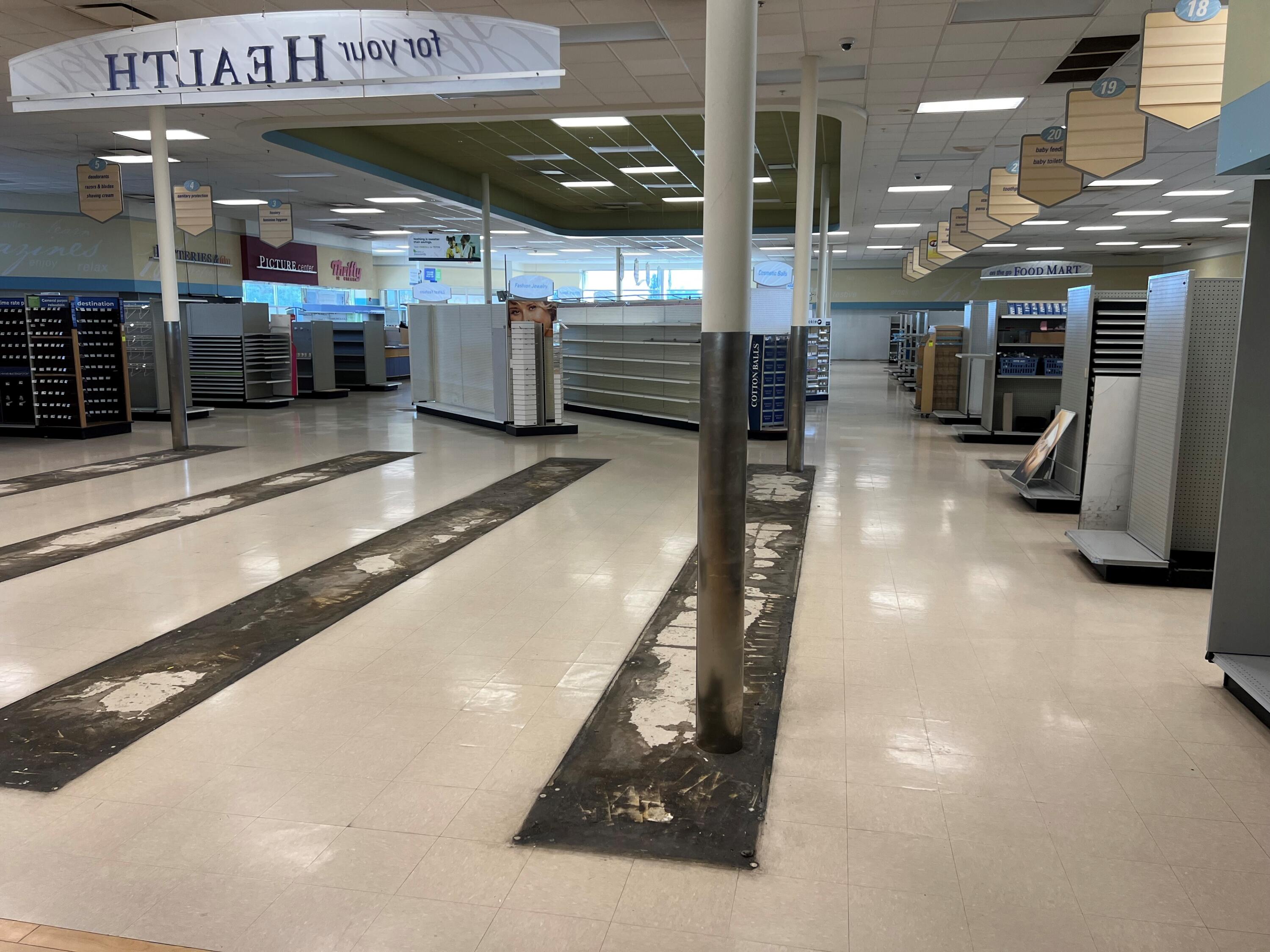 1645 E Tulare Ave, Tulare, CA 93274