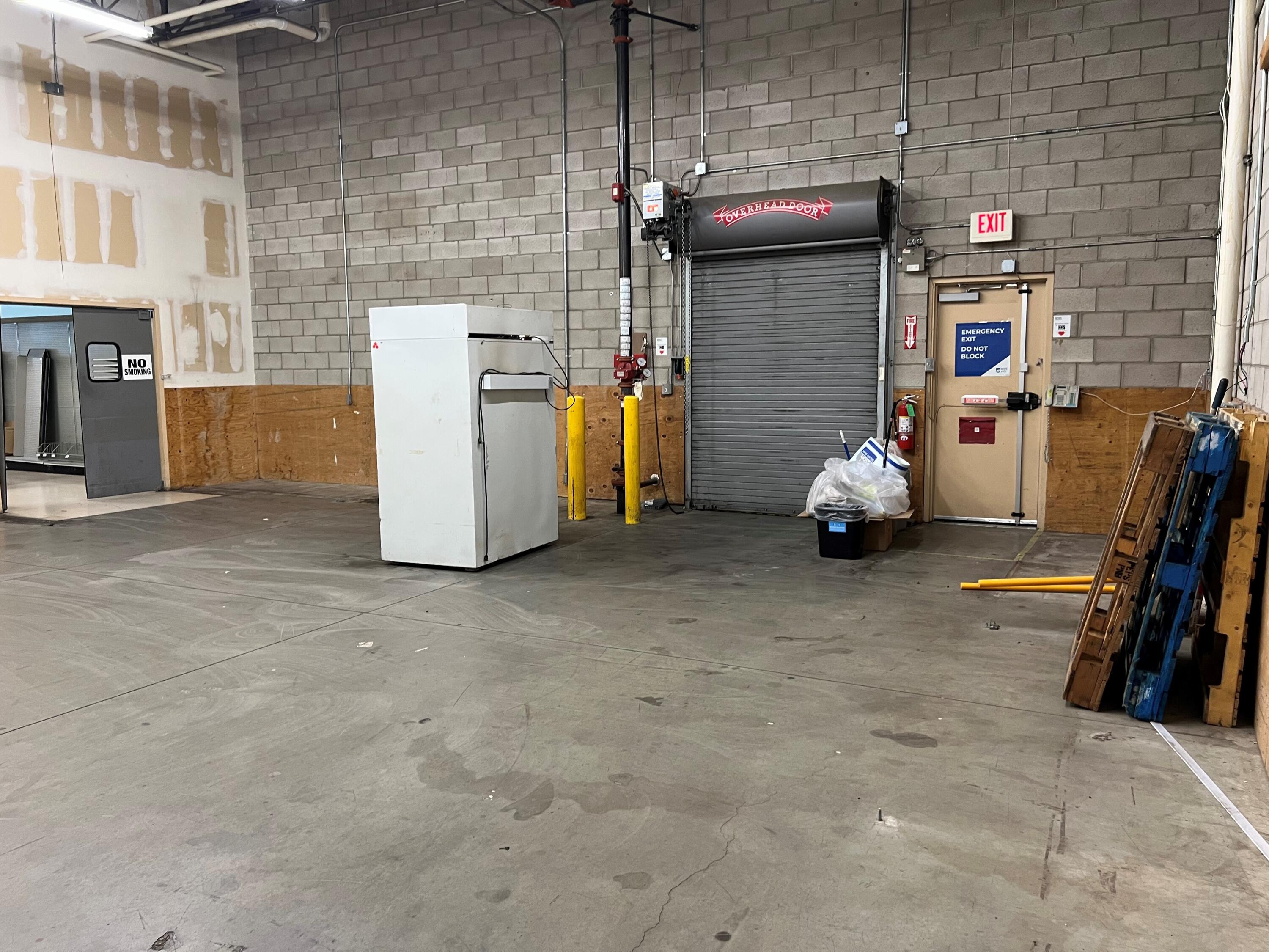 1645 E Tulare Ave, Tulare, CA 93274