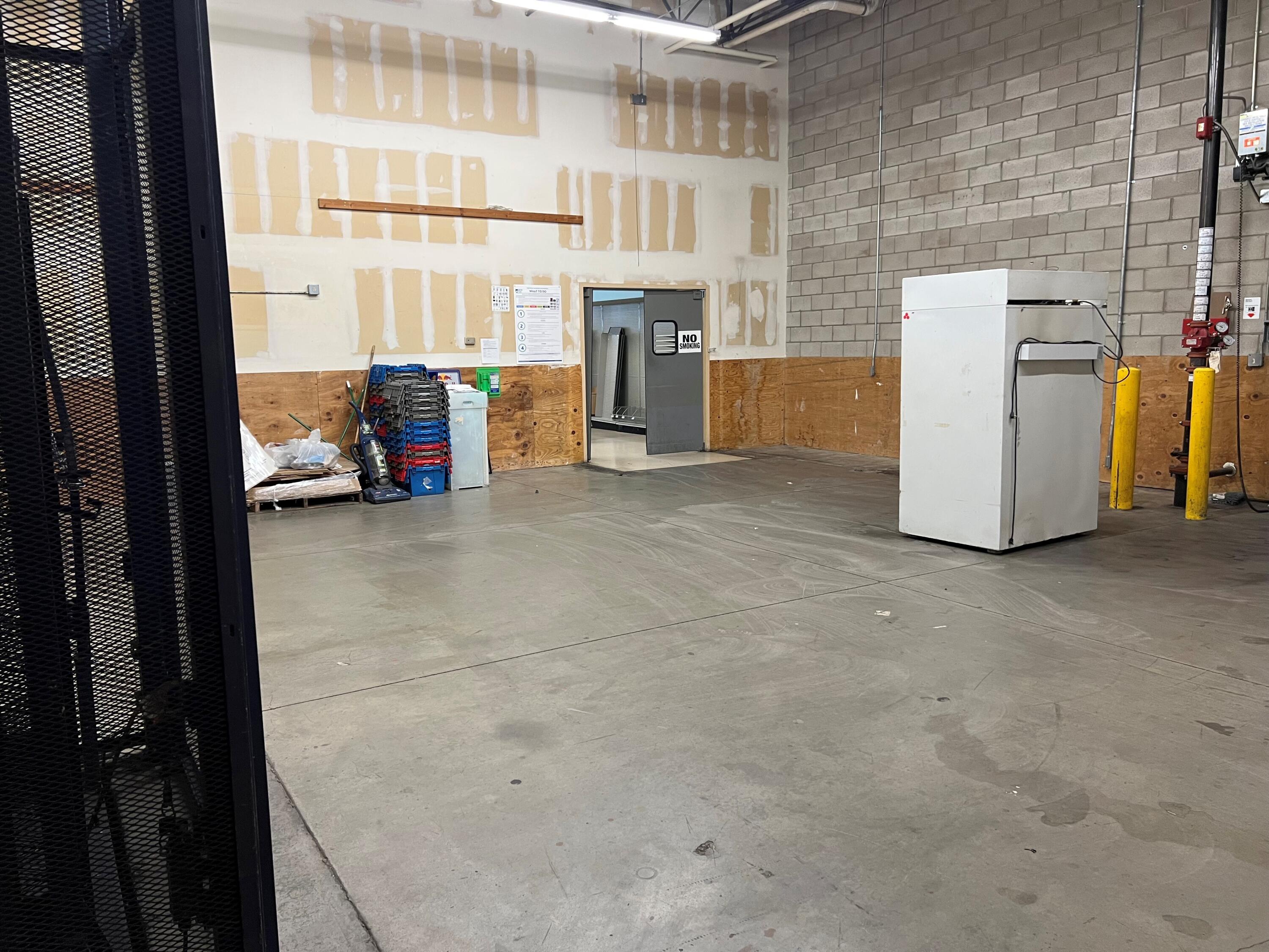 1645 E Tulare Ave, Tulare, CA 93274