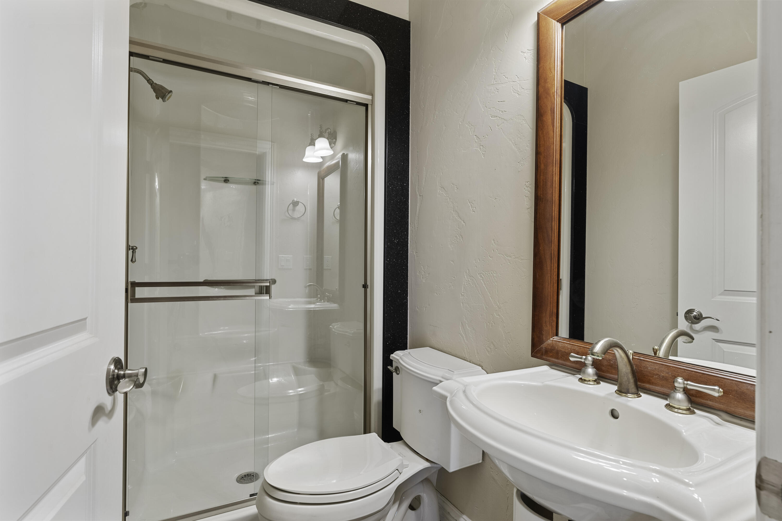 22431 Rd 180, Lindsay, CA 93247