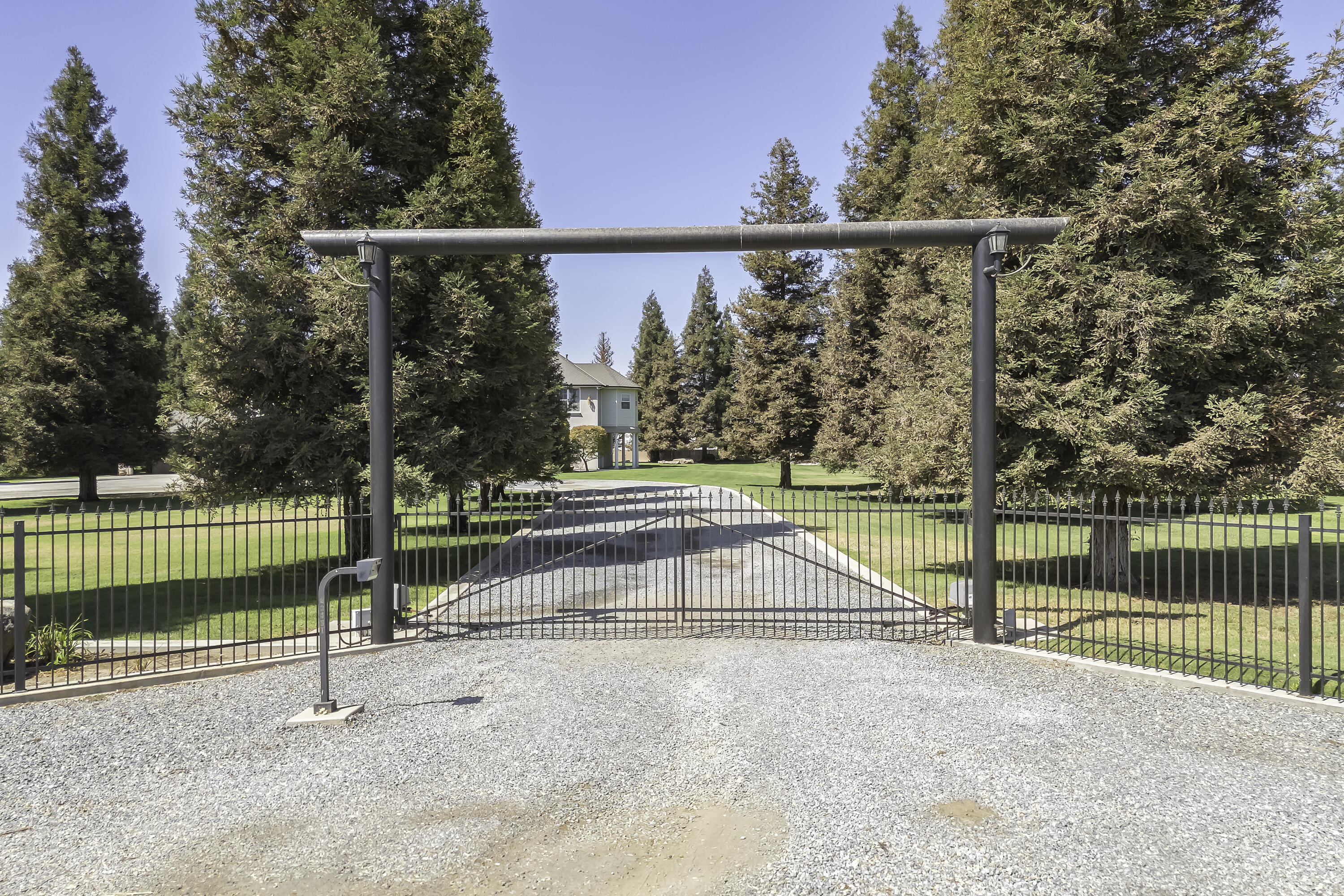 22431 Rd 180, Lindsay, CA 93247