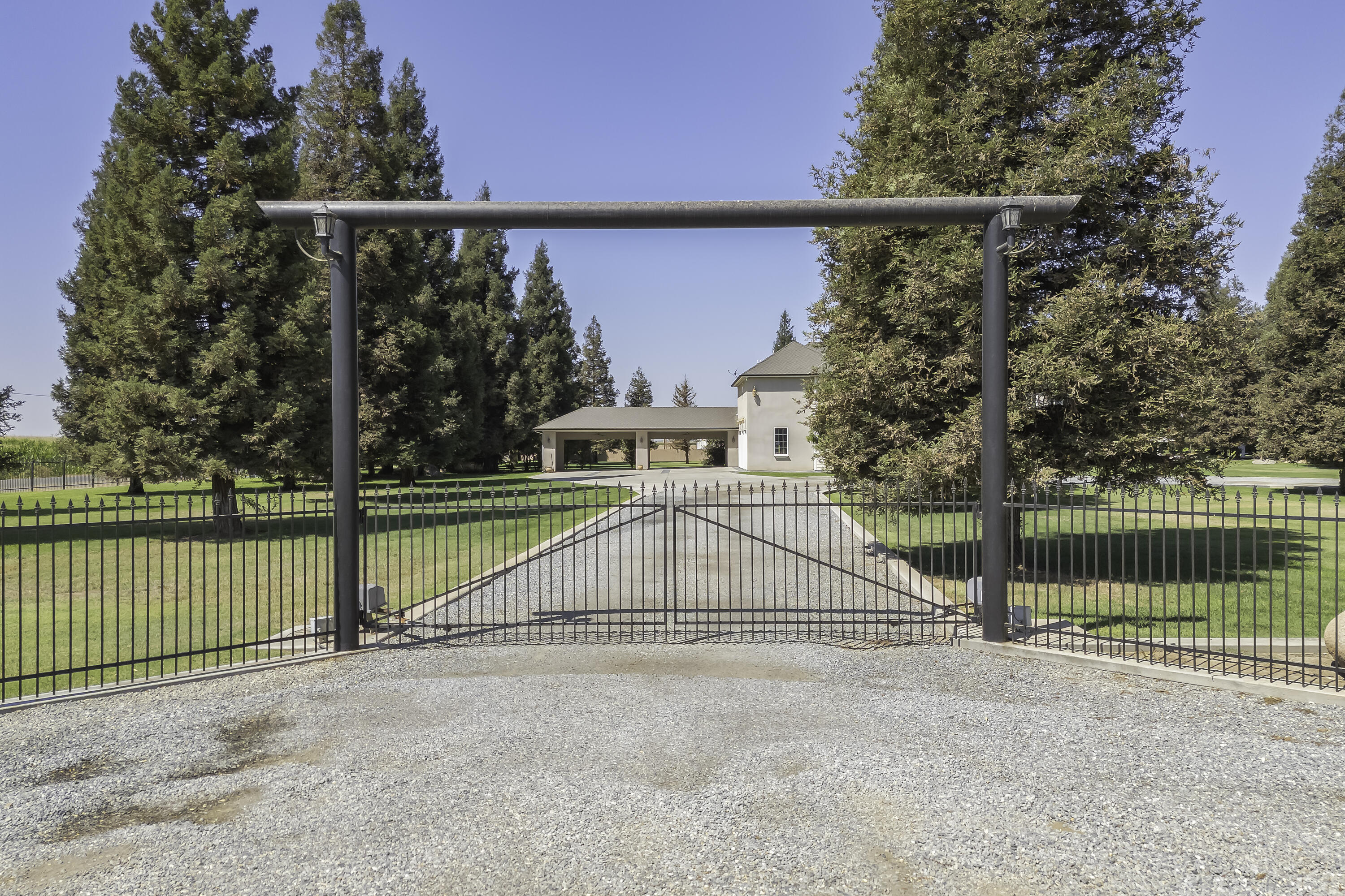 22431 Rd 180, Lindsay, CA 93247