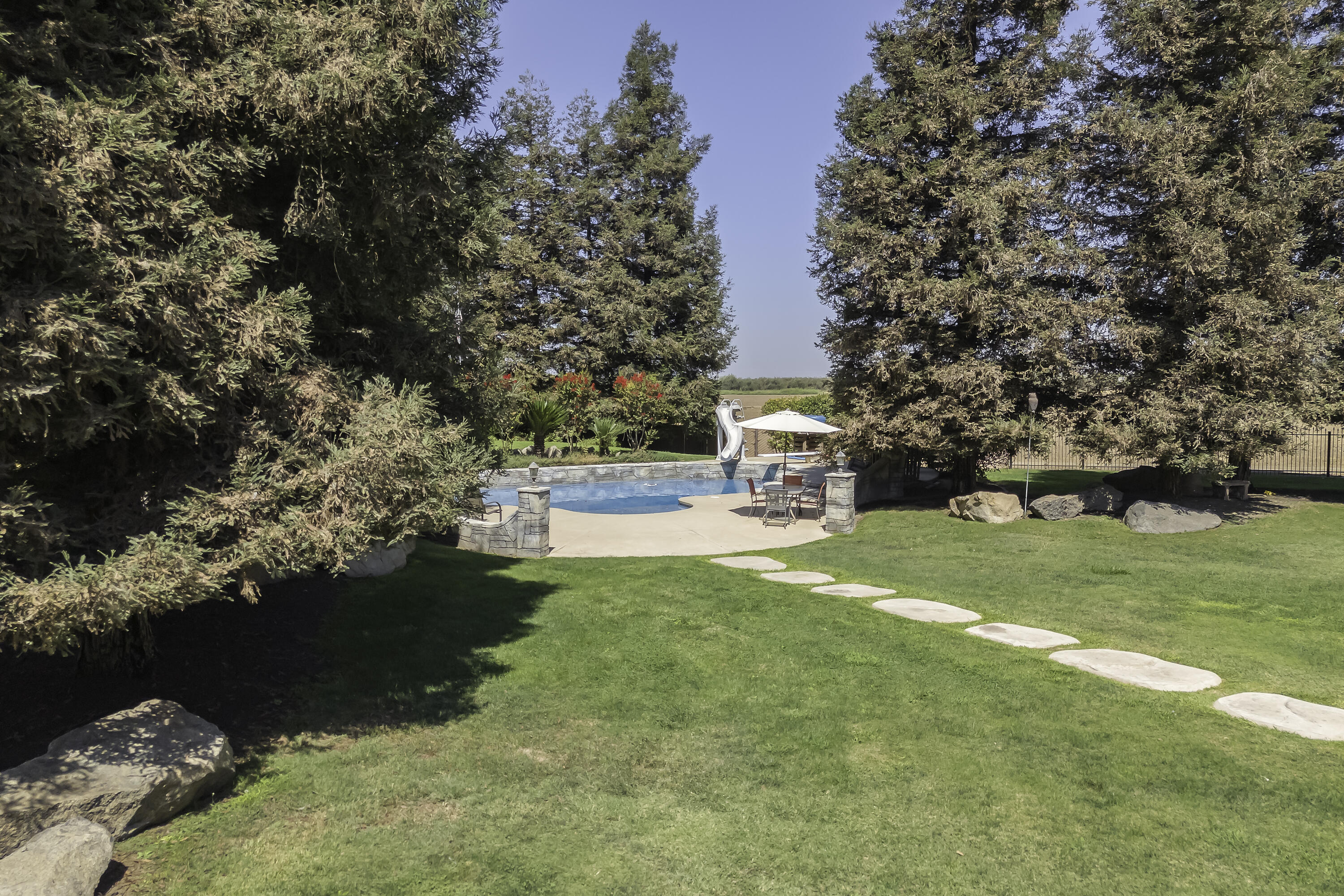 22431 Rd 180, Lindsay, CA 93247