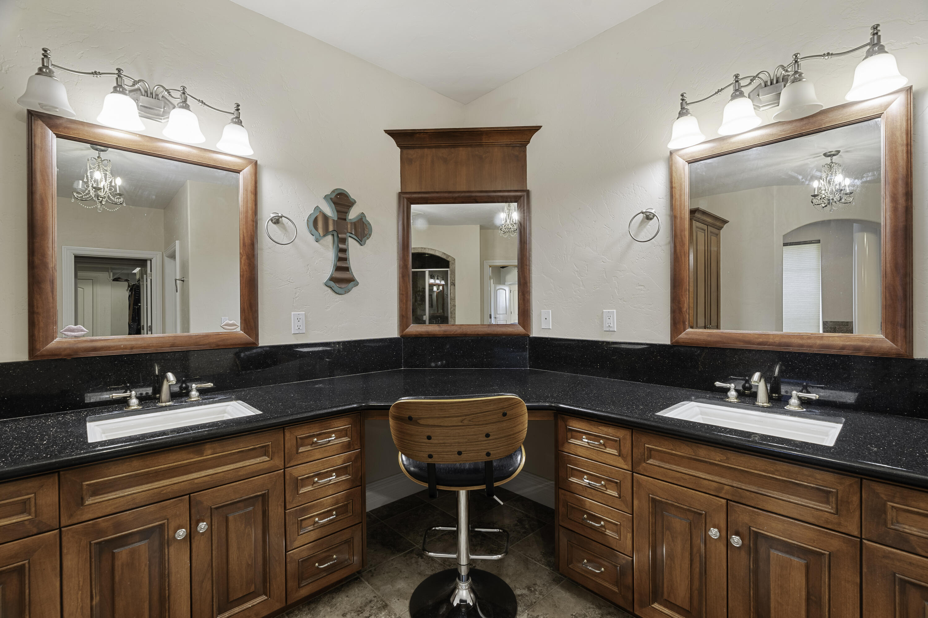 0, Lindsay, CA 93247