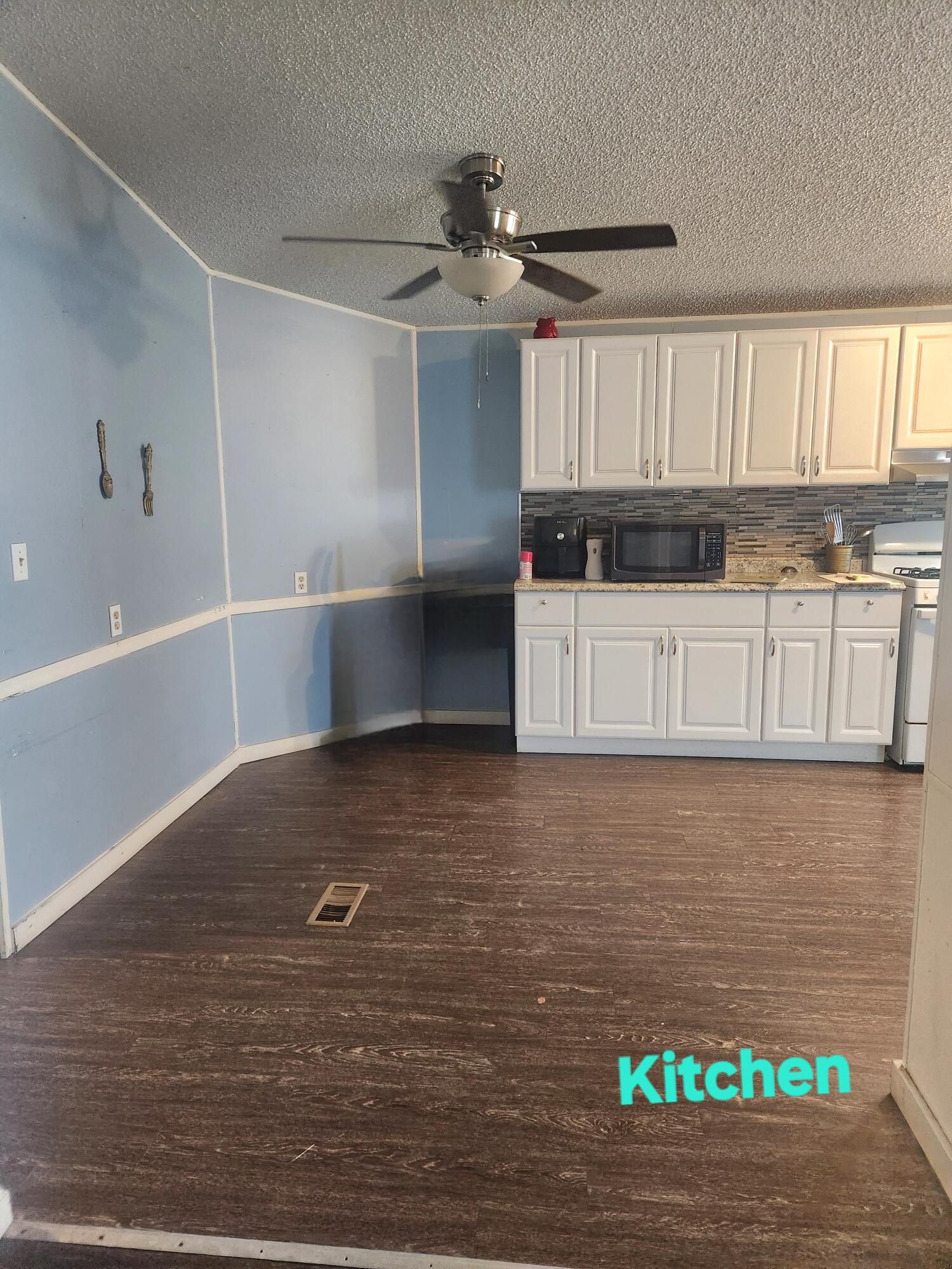 900 E Rankin Rd #18, Tulare, CA 93274