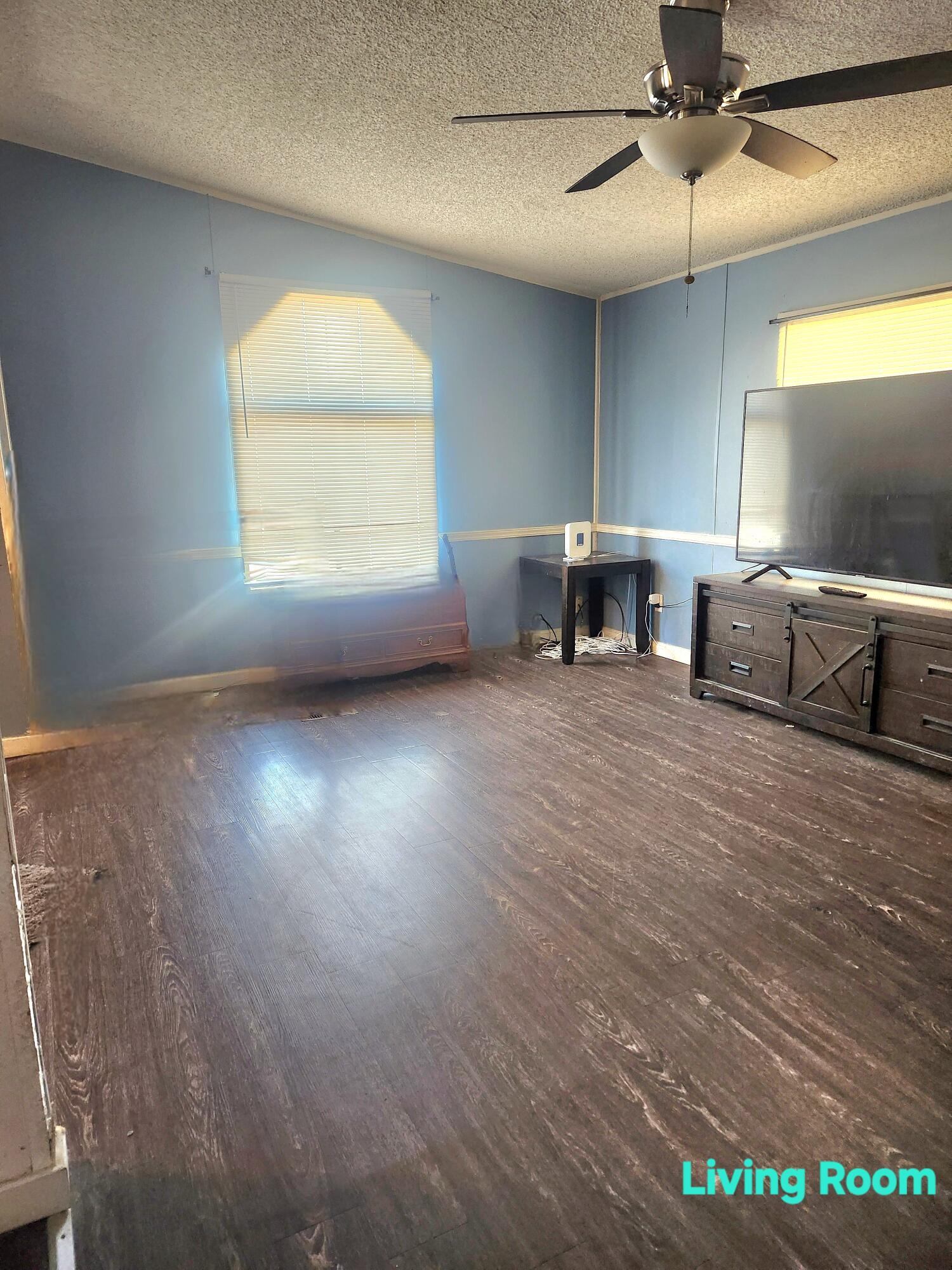 900 E Rankin Rd #18, Tulare, CA 93274