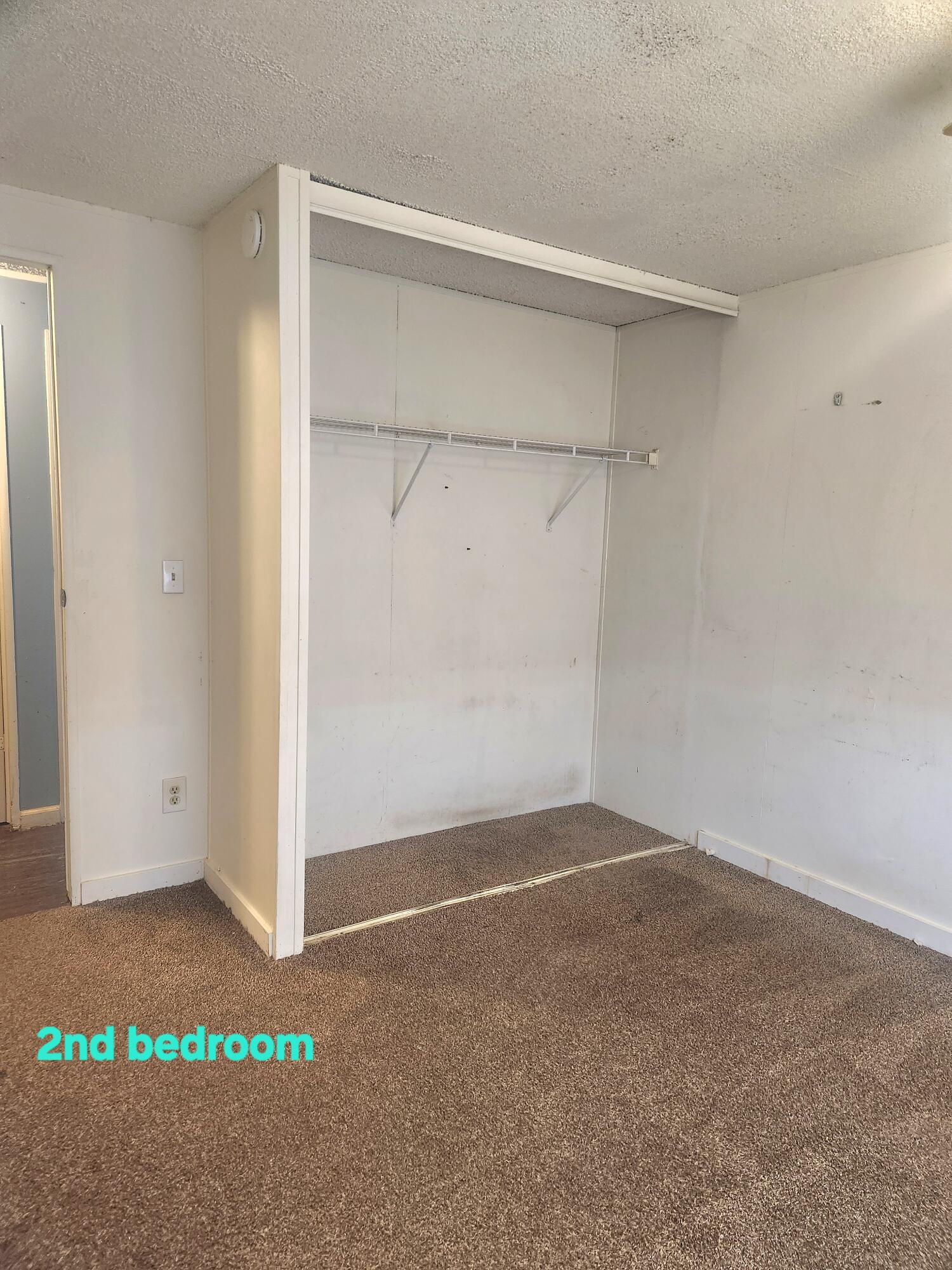 900 E Rankin Rd #18, Tulare, CA 93274