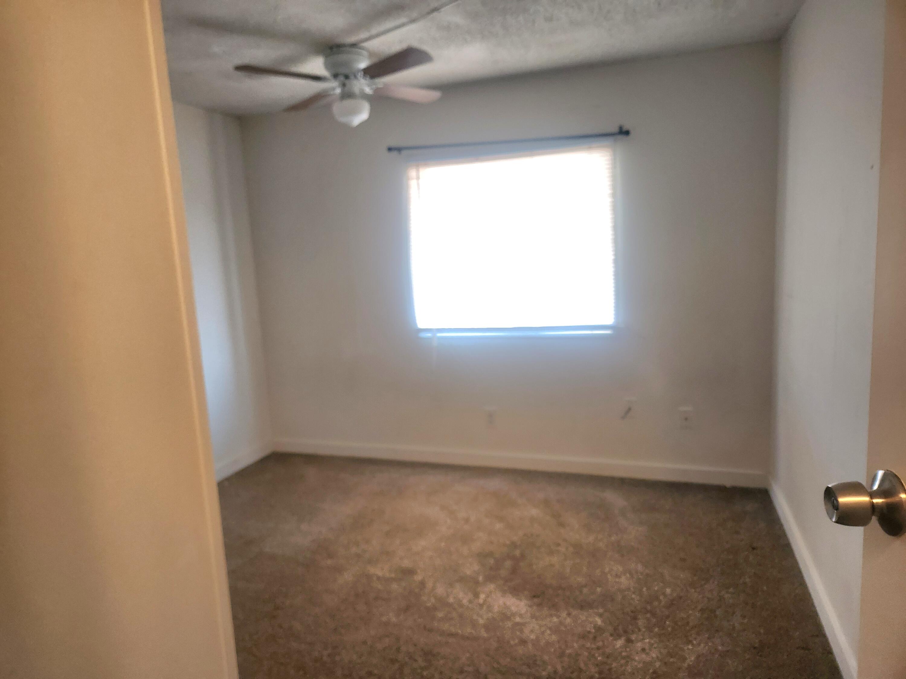 900 E Rankin Rd #18, Tulare, CA 93274