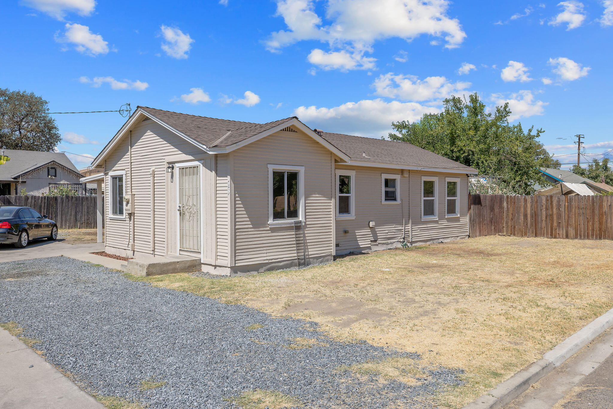 125 N N Hicks St #A, Visalia, CA 93291