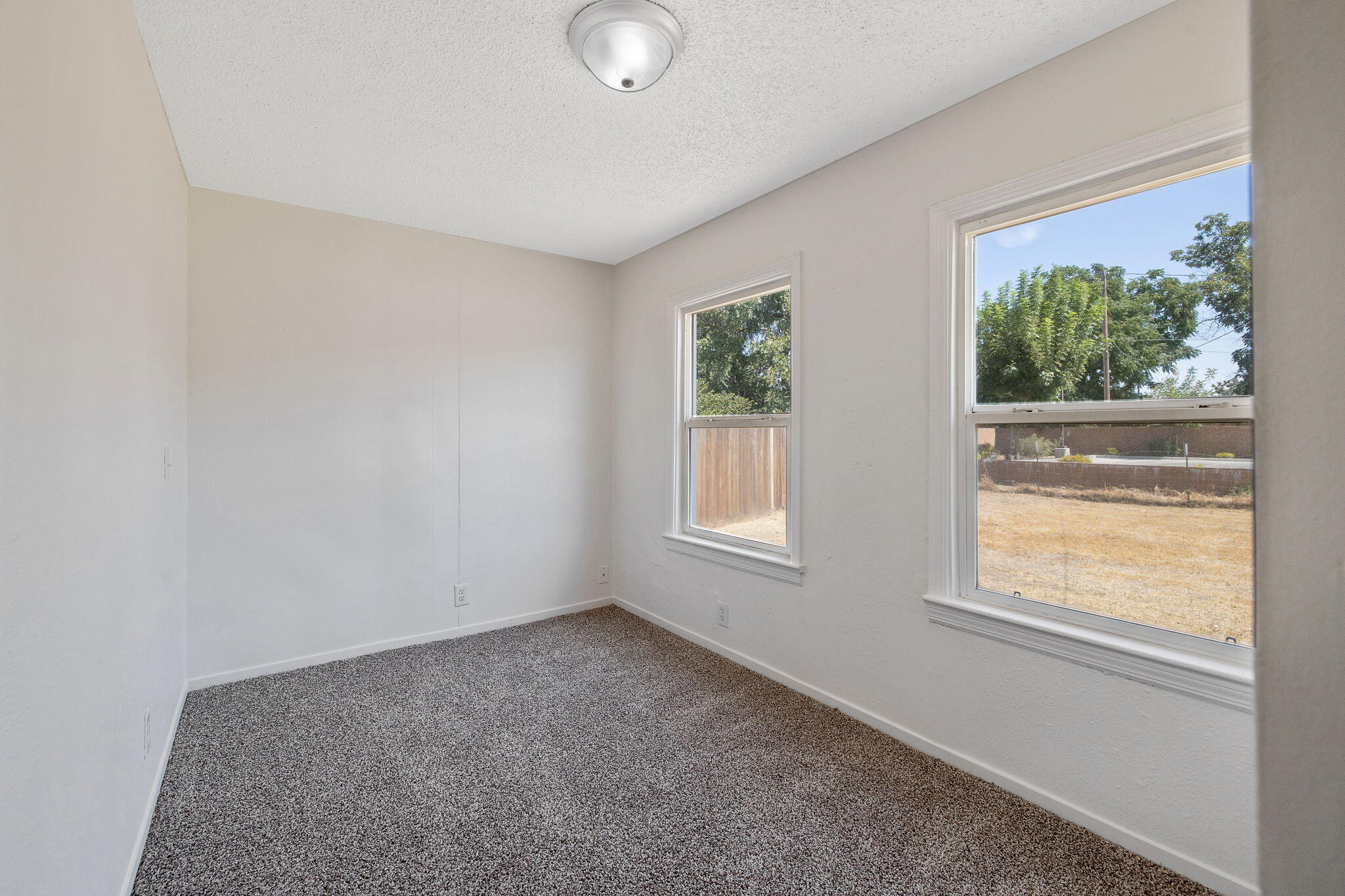 125 N N Hicks St #A, Visalia, CA 93291