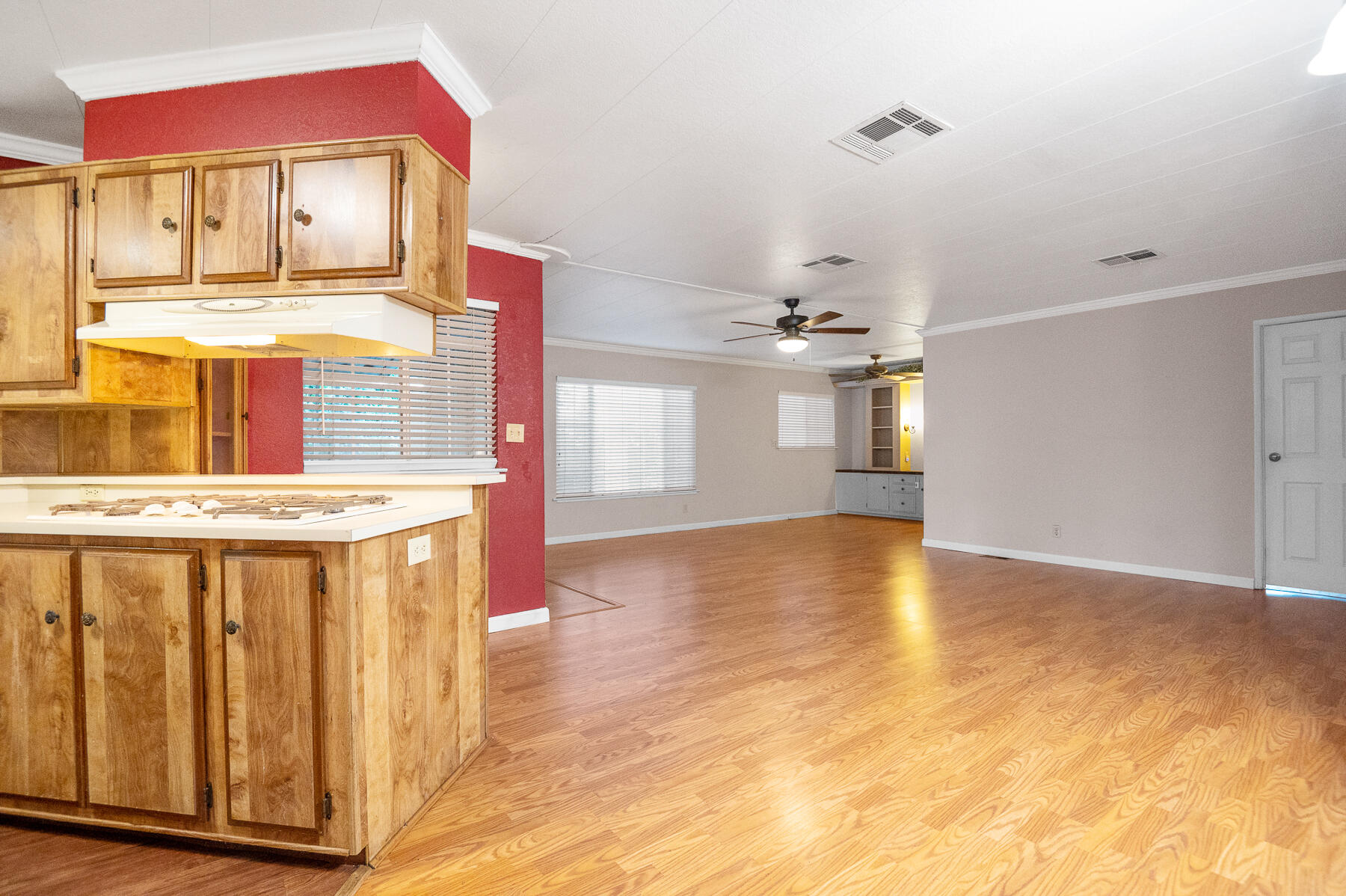 2400 W Midvalley Ave #Ld44, Visalia, CA 93277