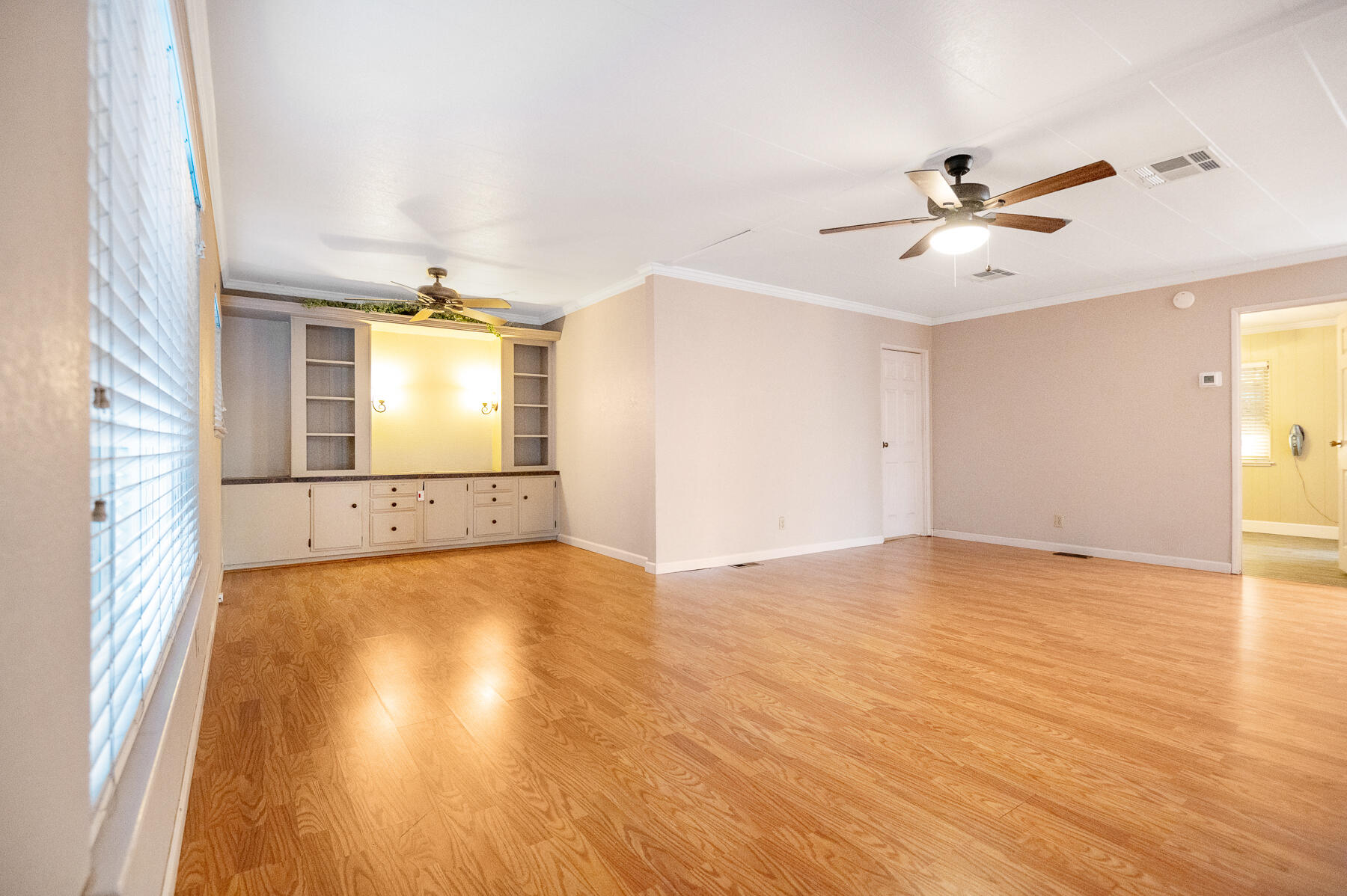 2400 W Midvalley Ave #Ld44, Visalia, CA 93277