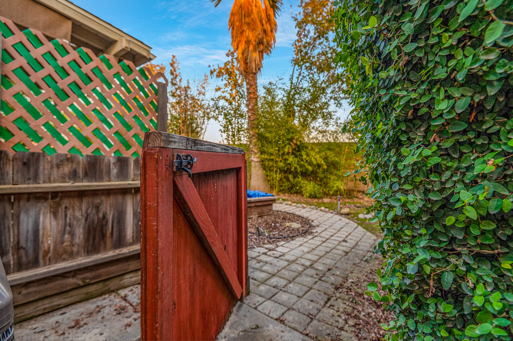 2400 W Midvalley Ave #Ld44, Visalia, CA 93277