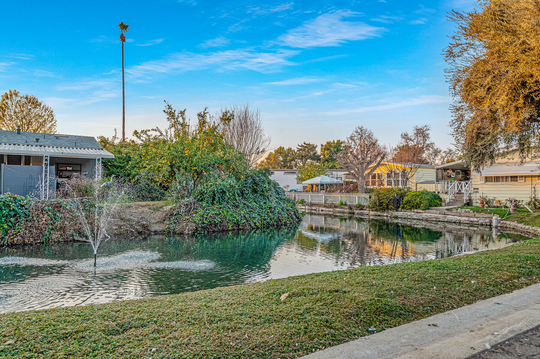 2400 W Midvalley Ave #Ld44, Visalia, CA 93277