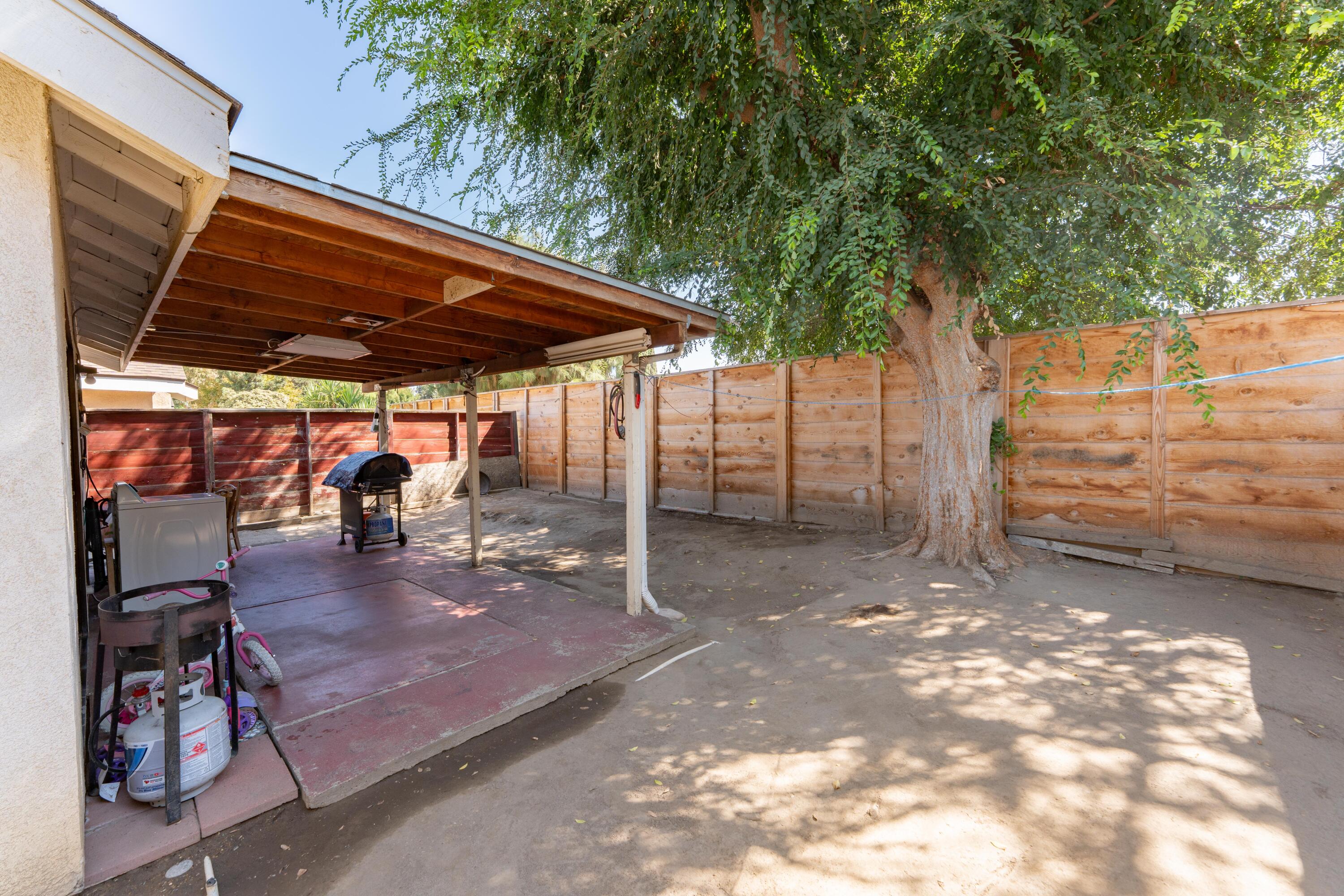 1818 S Cain St, Visalia, CA 93292