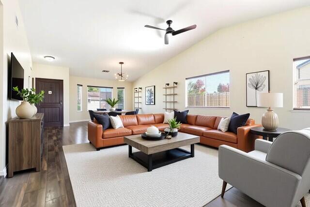 1395 Pine Dr, Lemoore, CA 93245