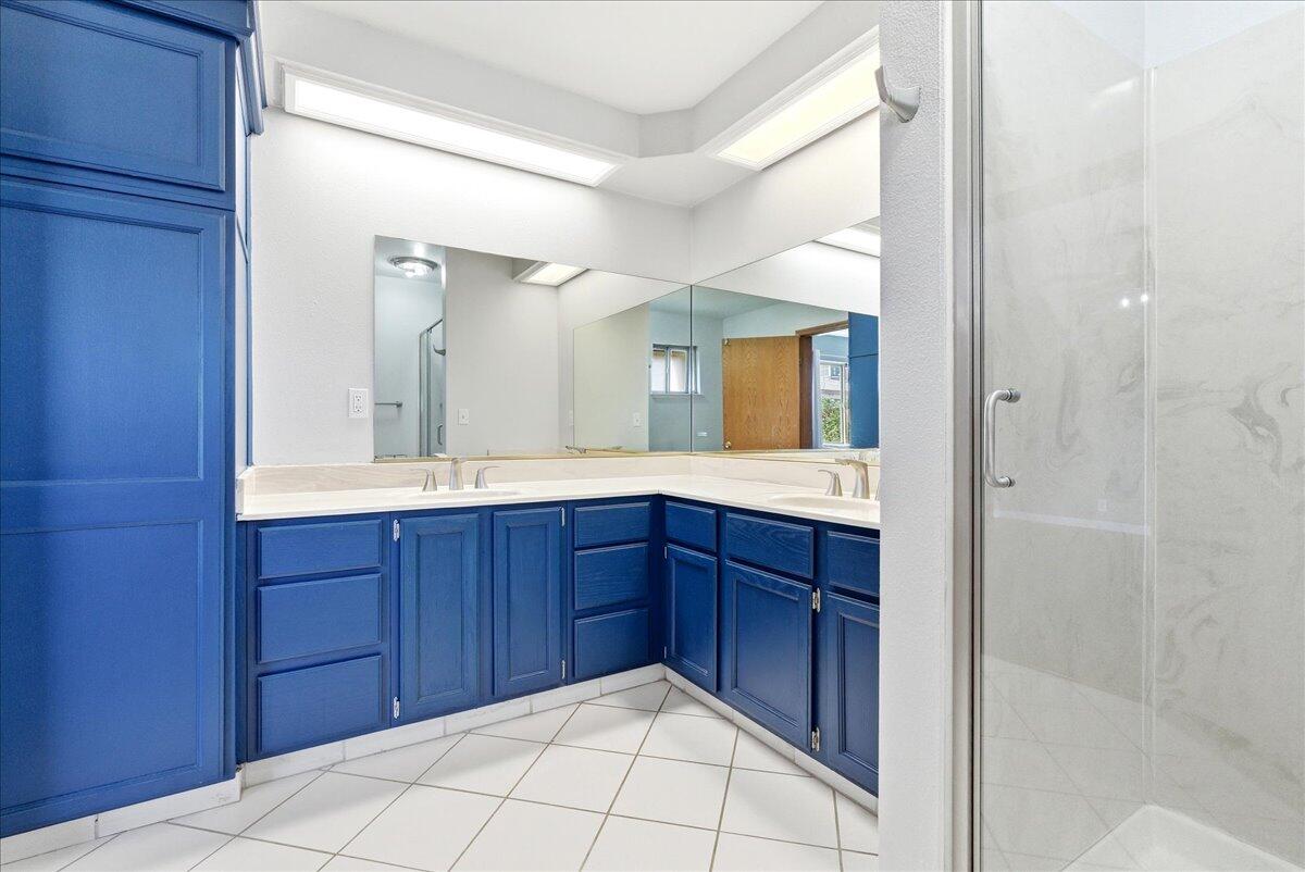 1395 Pine Dr, Lemoore, CA 93245