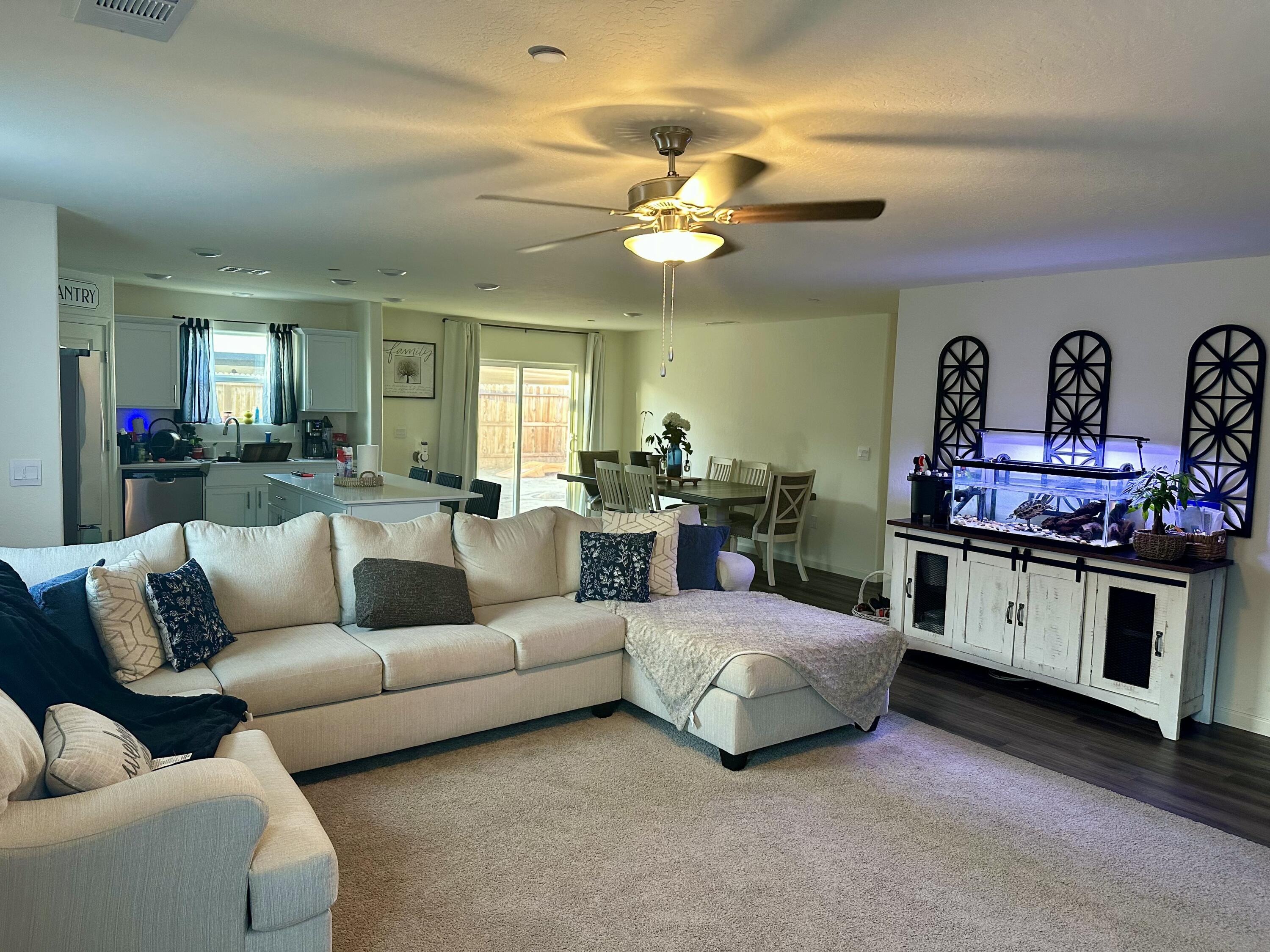 1138 E Packwood Ave, Visalia, CA 93292