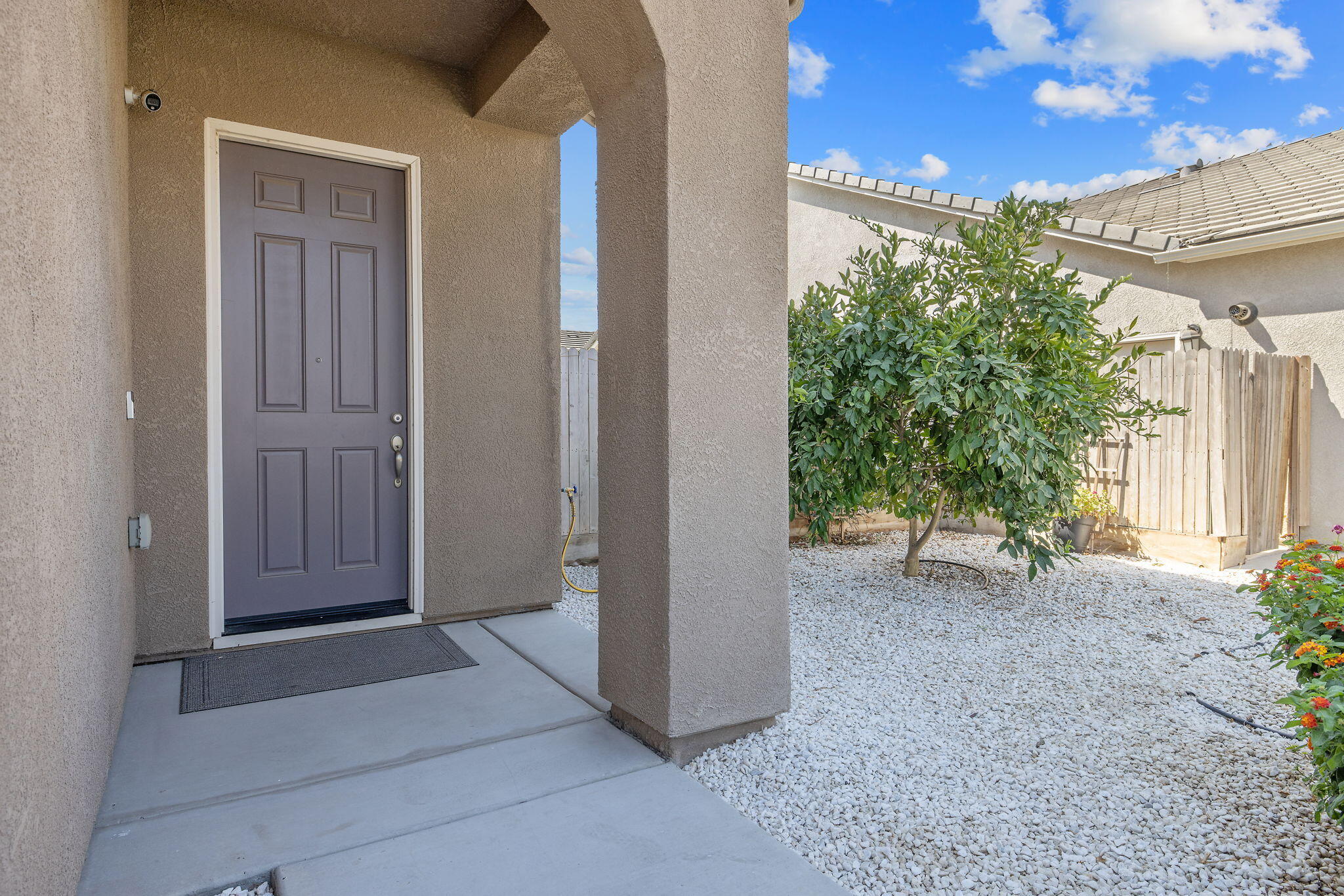 3043 Parks Ave, Tulare, CA 93274