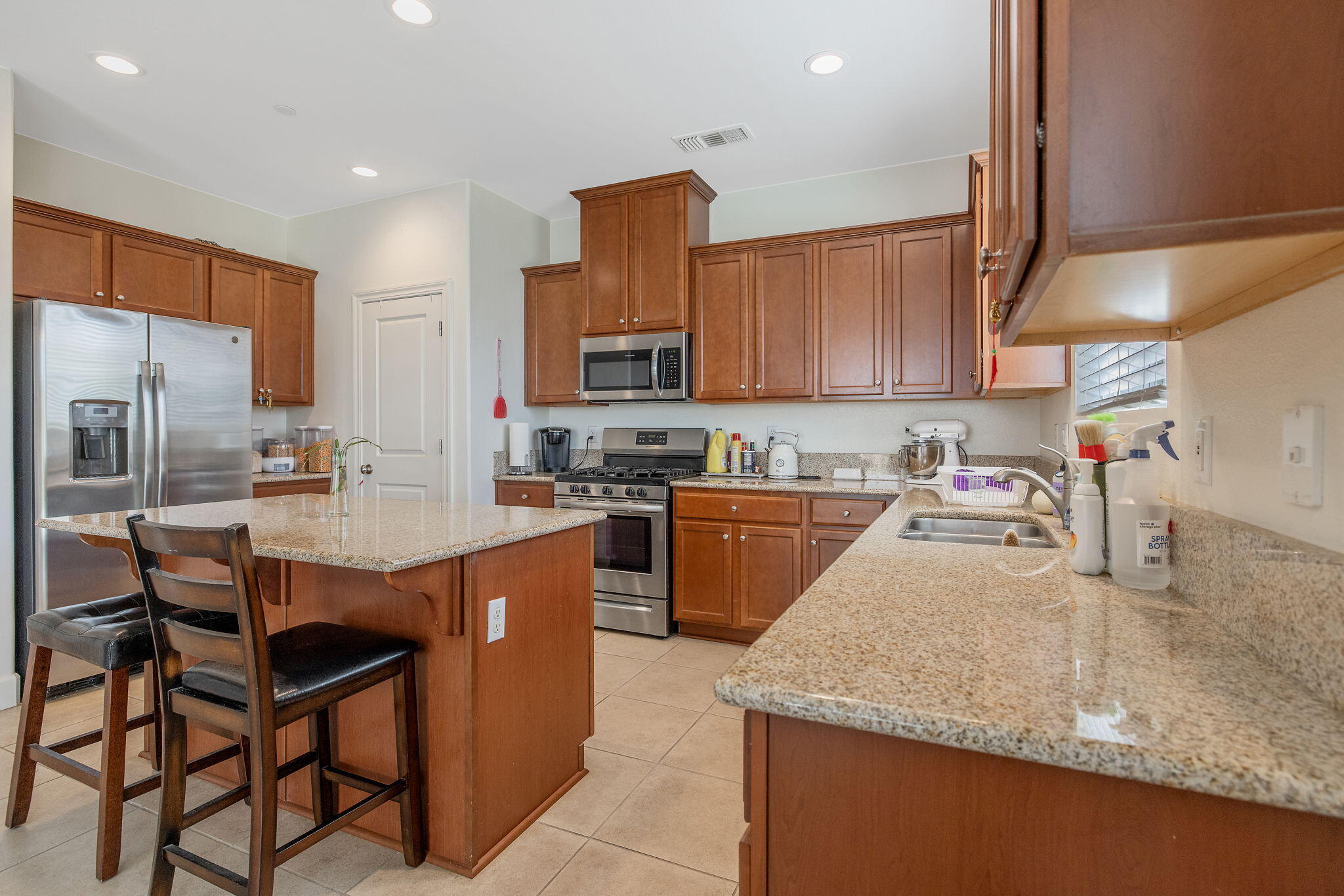 3043 Parks Ave, Tulare, CA 93274