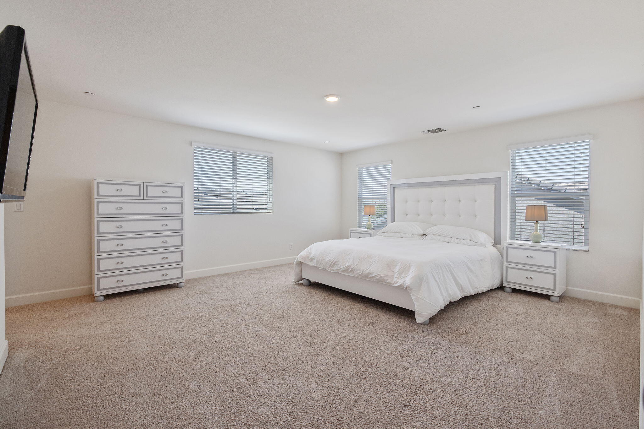 3043 Parks Ave, Tulare, CA 93274