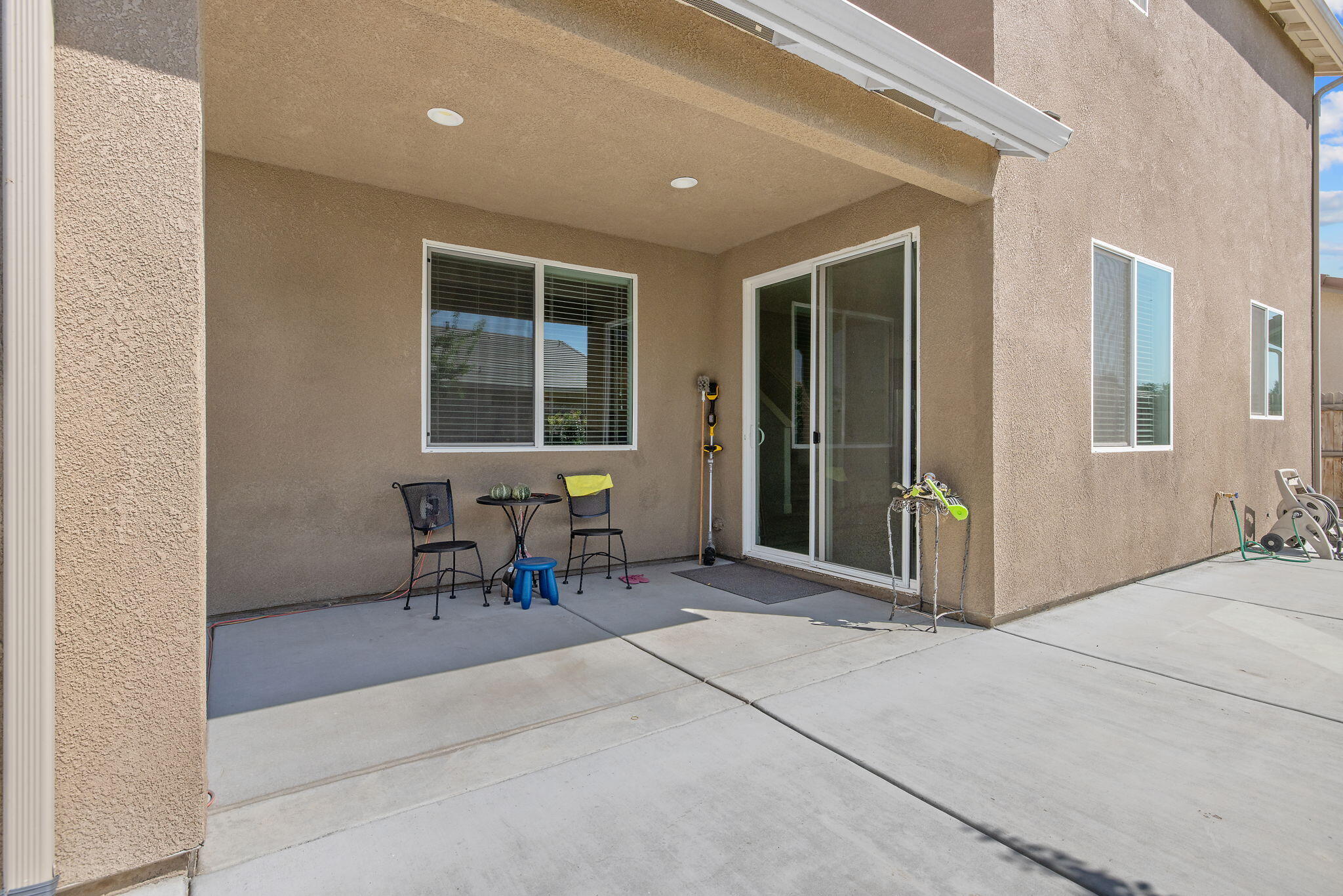 3043 Parks Ave, Tulare, CA 93274