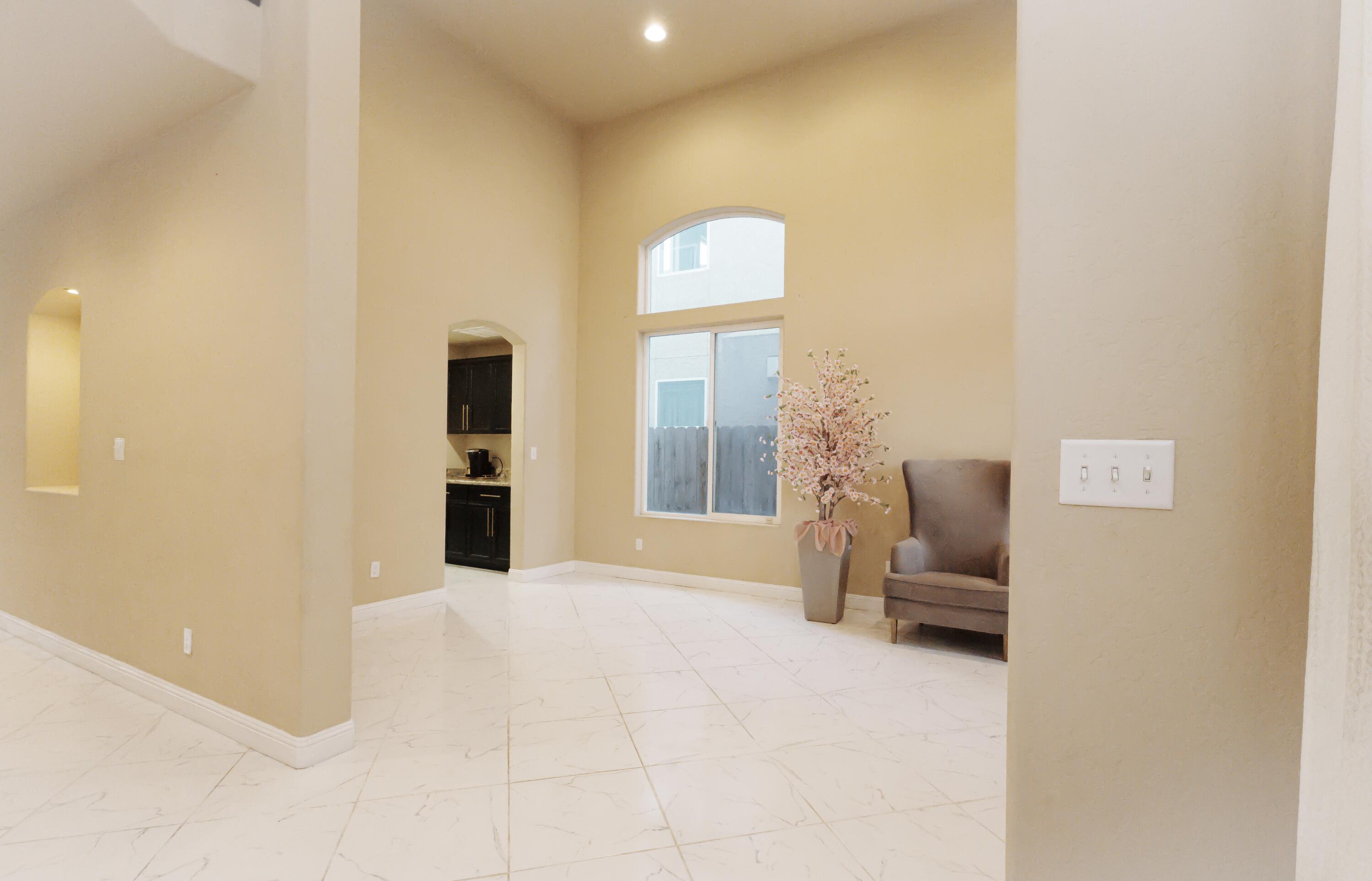 2536 W Stewart Ave, Visalia, CA 93291