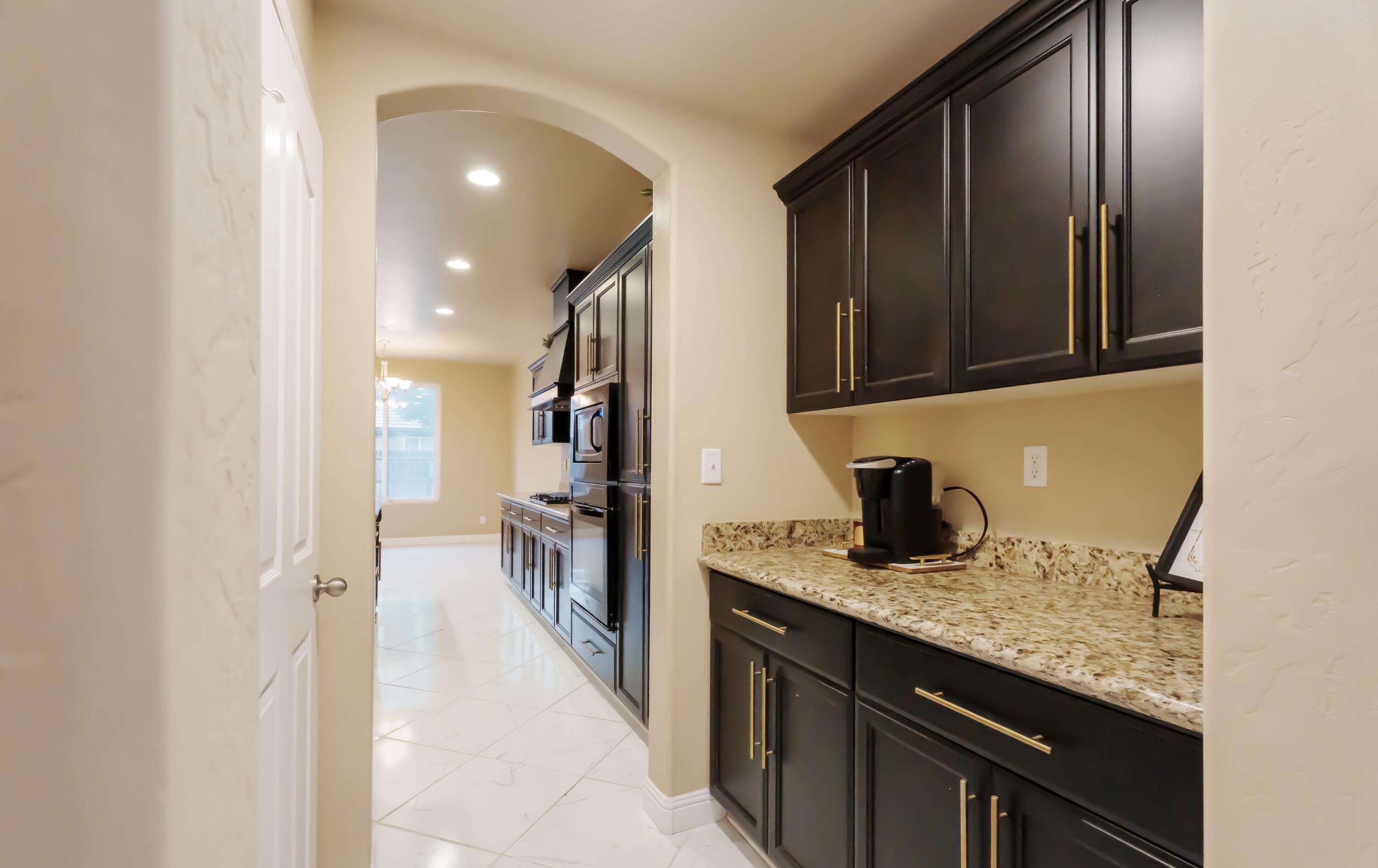 2536 W Stewart Ave, Visalia, CA 93291