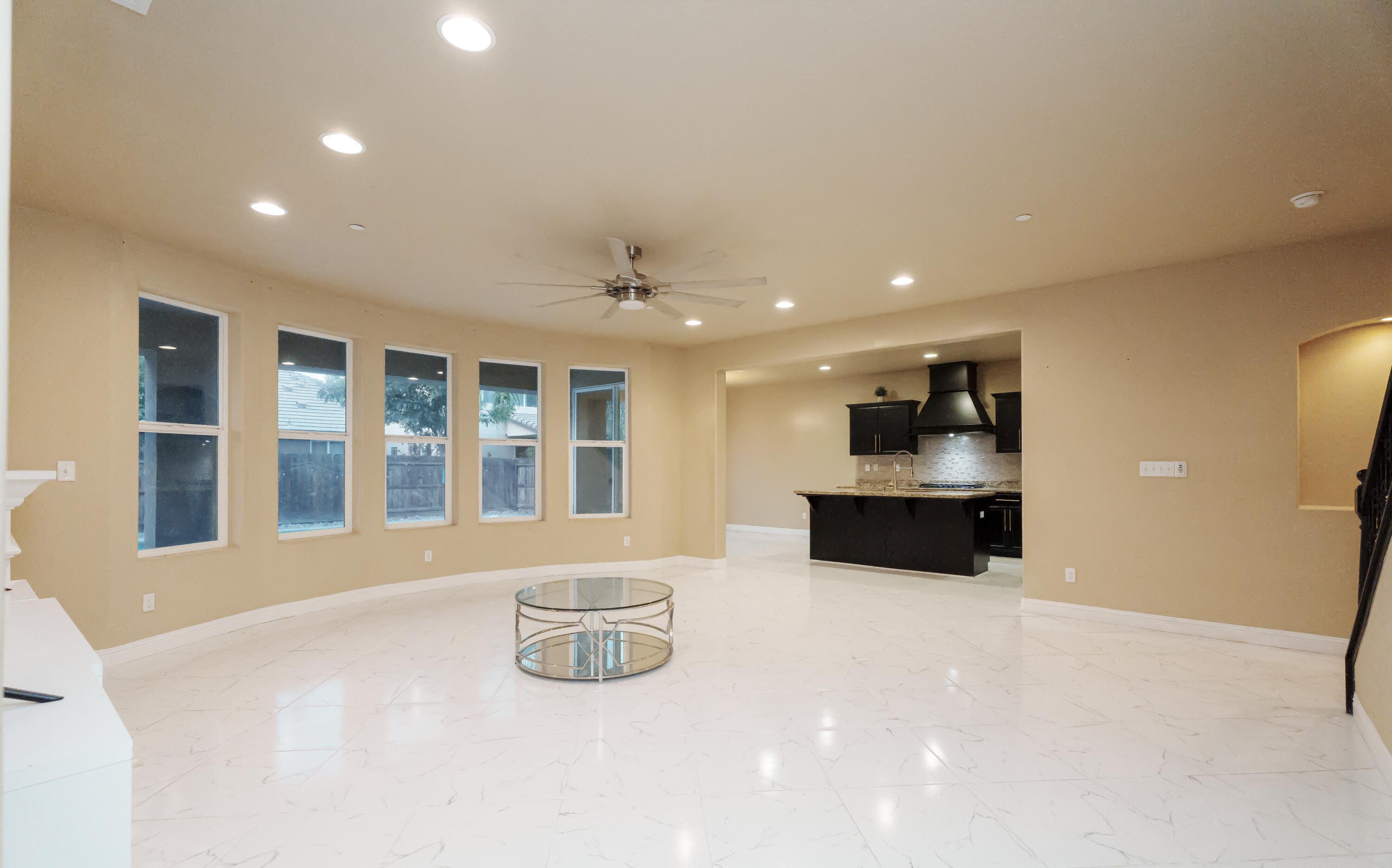 2536 W Stewart Ave, Visalia, CA 93291