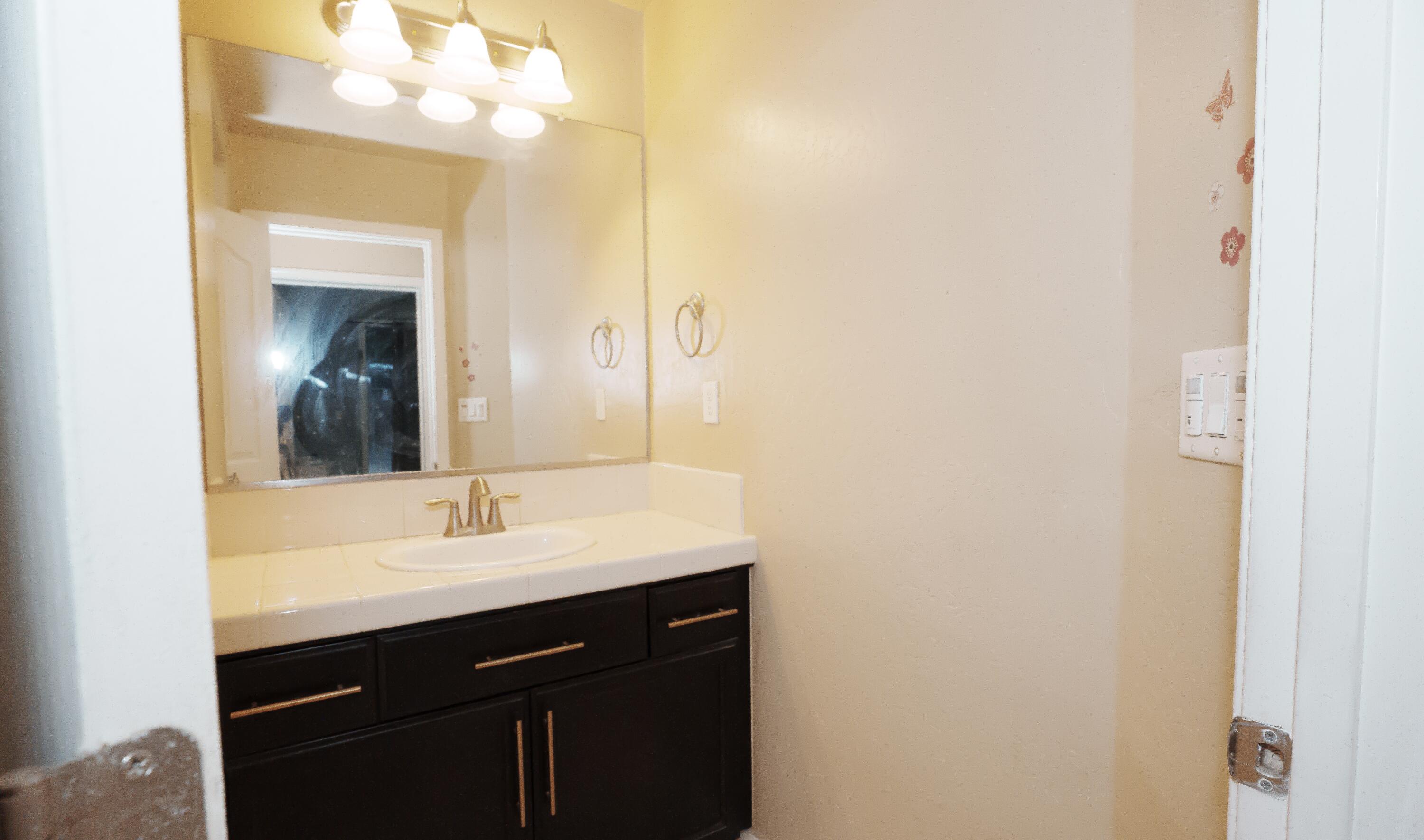 2536 W Stewart Ave, Visalia, CA 93291