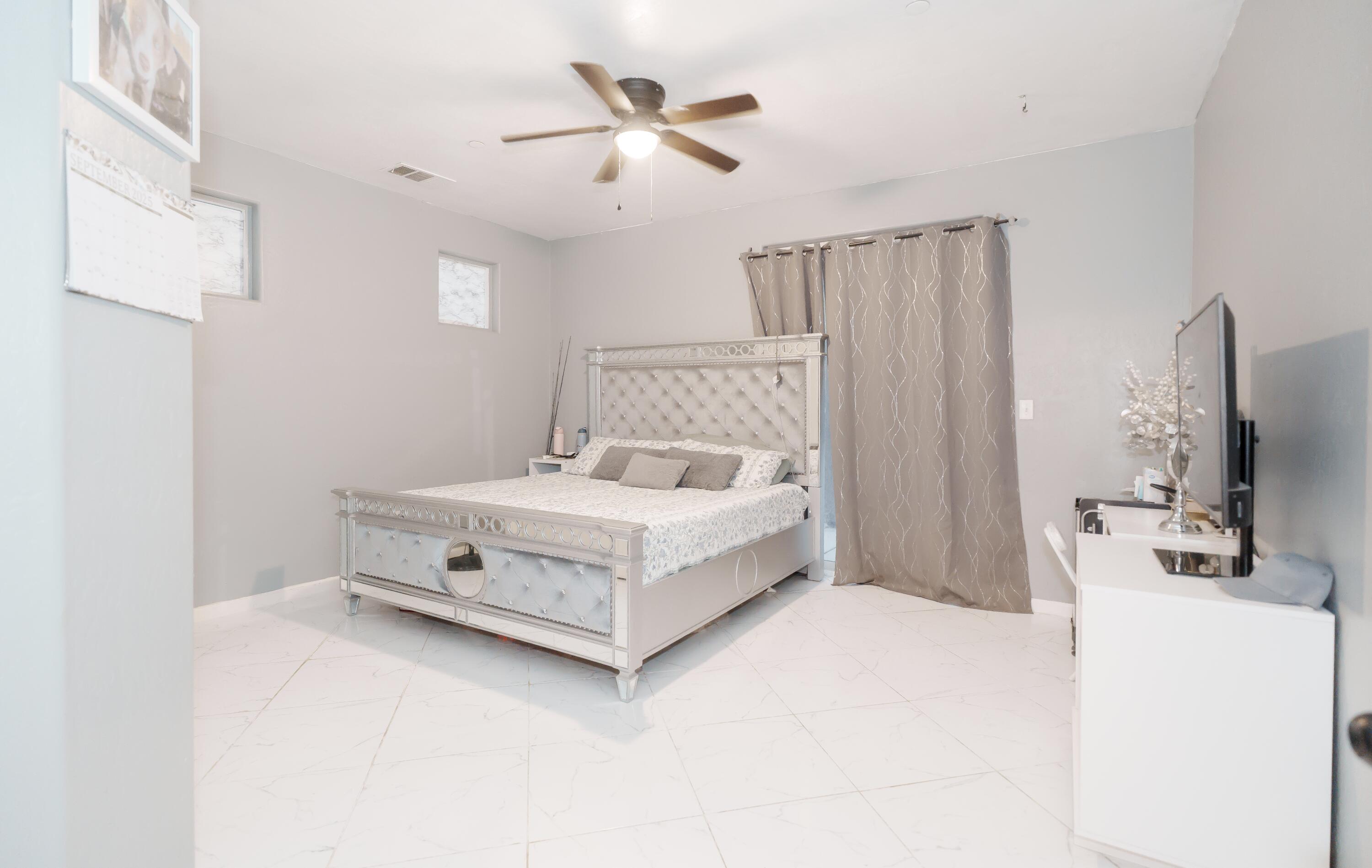 2536 W Stewart Ave, Visalia, CA 93291