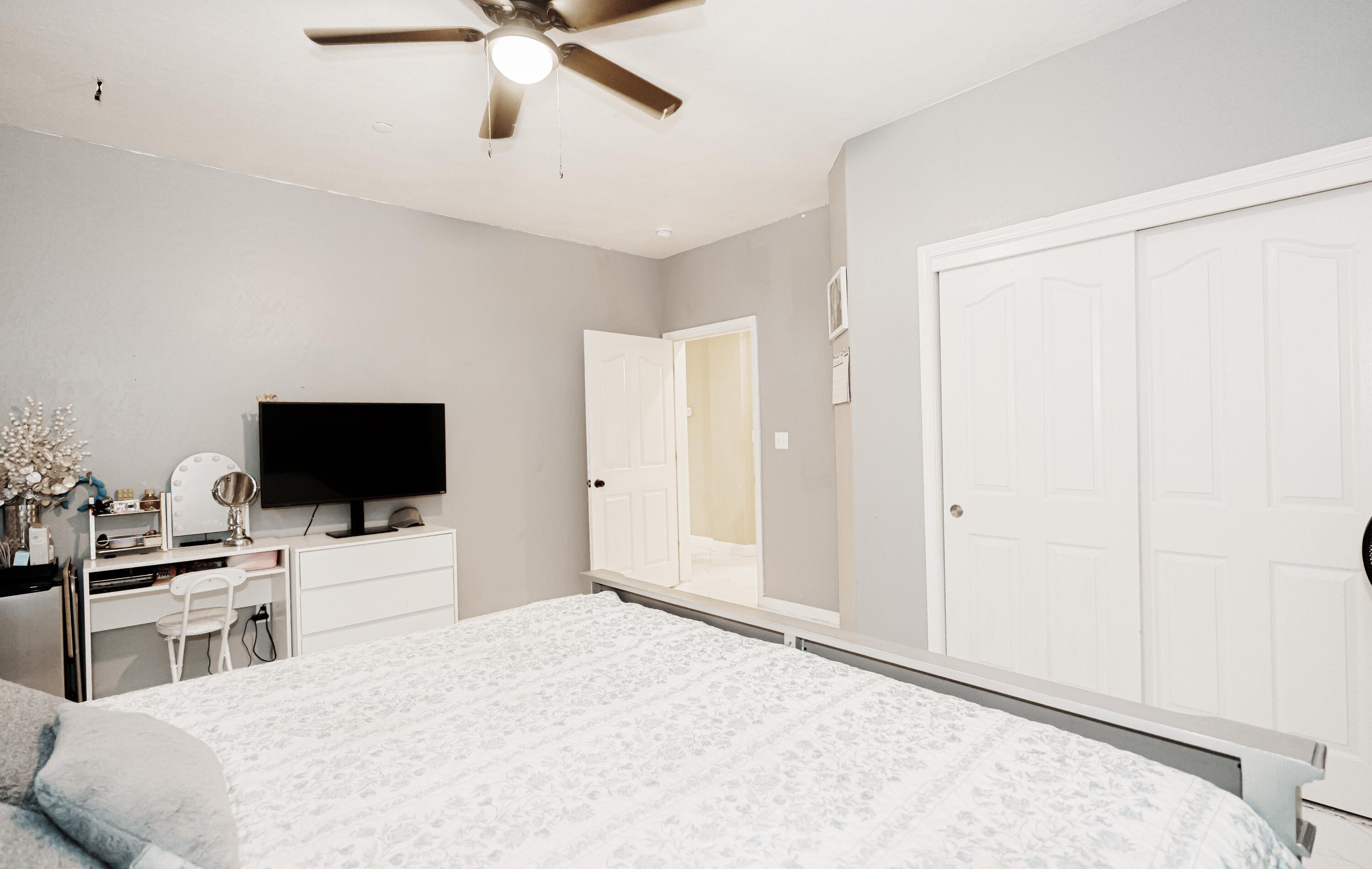 2536 W Stewart Ave, Visalia, CA 93291