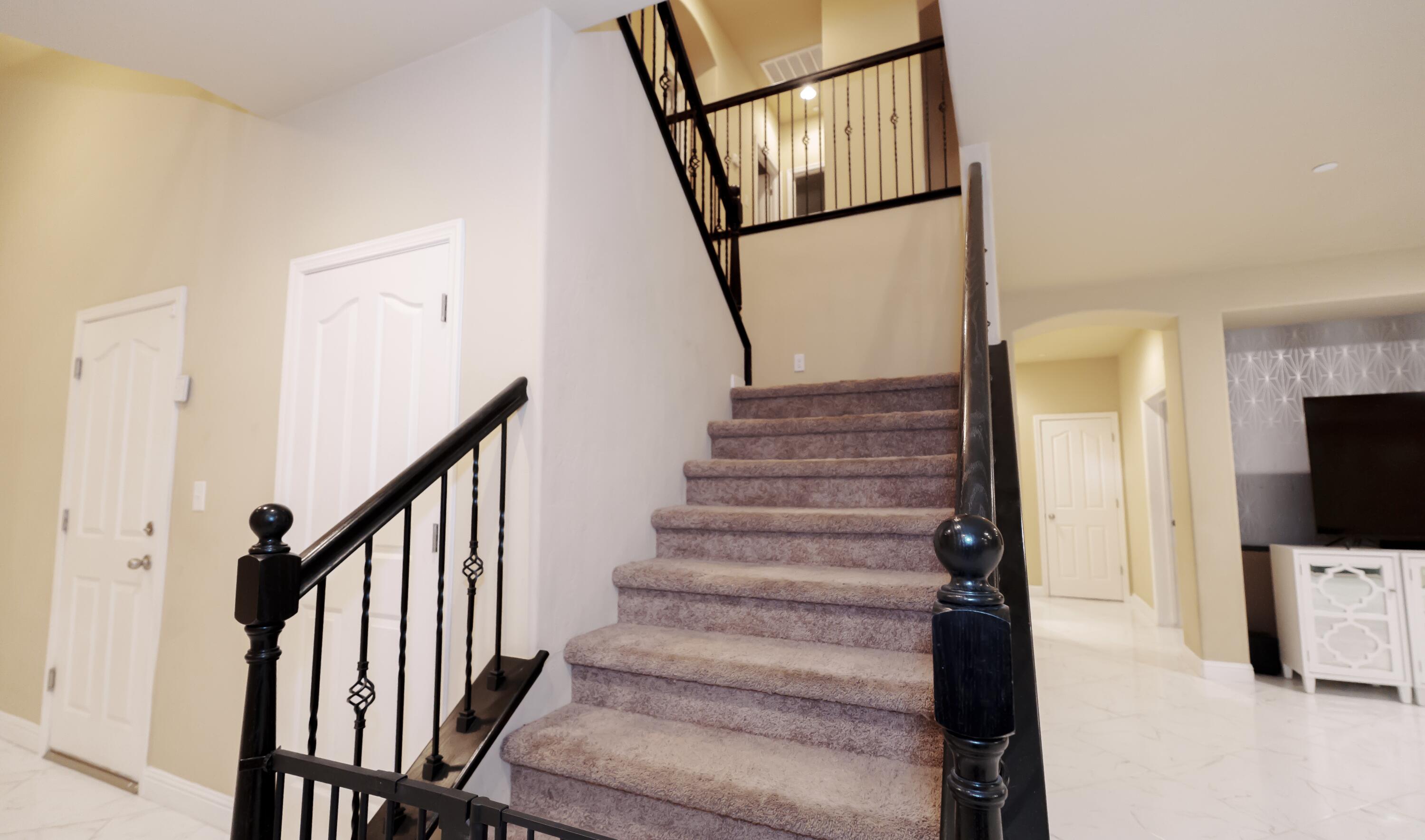 2536 W Stewart Ave, Visalia, CA 93291