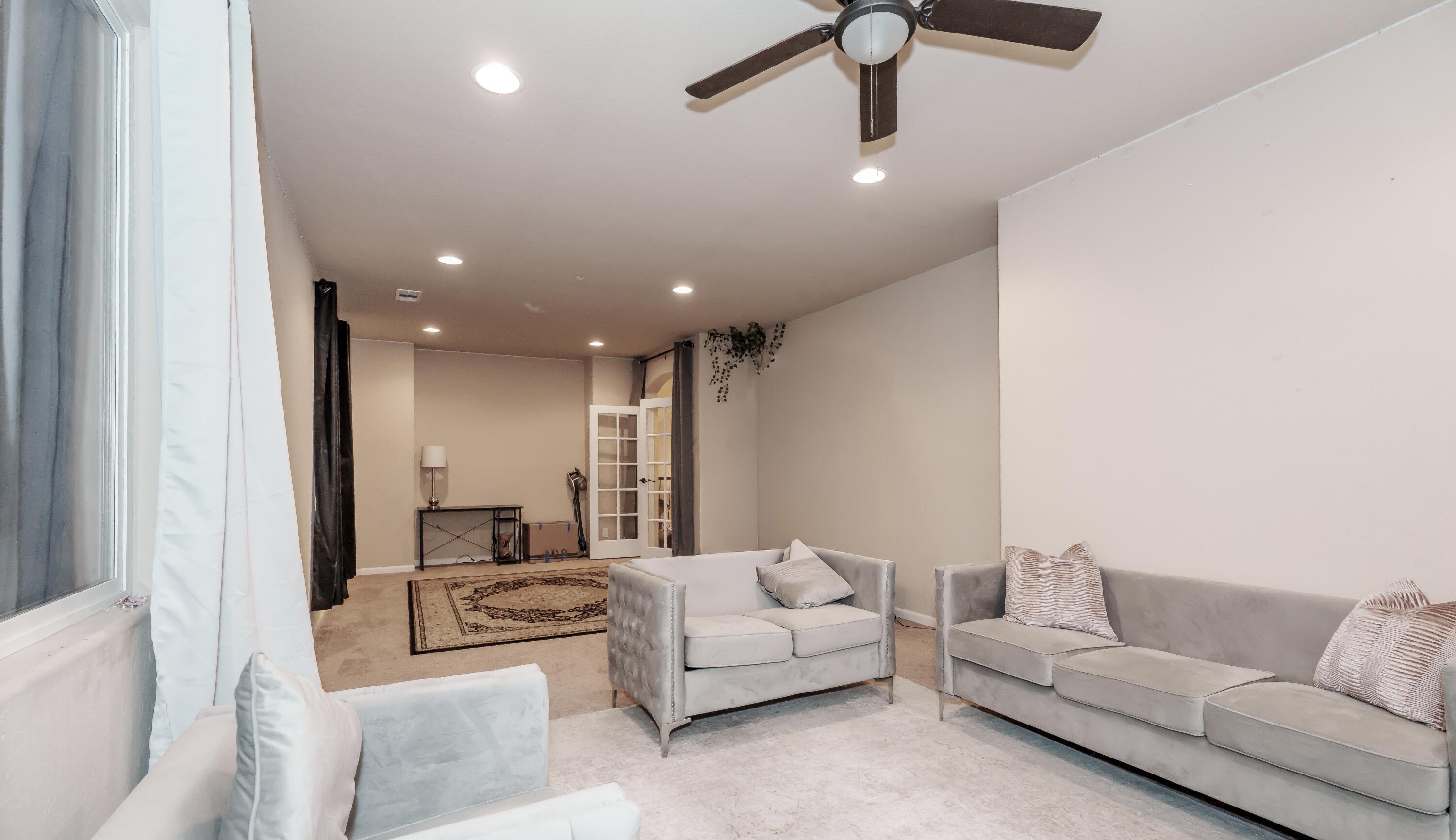 2536 W Stewart Ave, Visalia, CA 93291