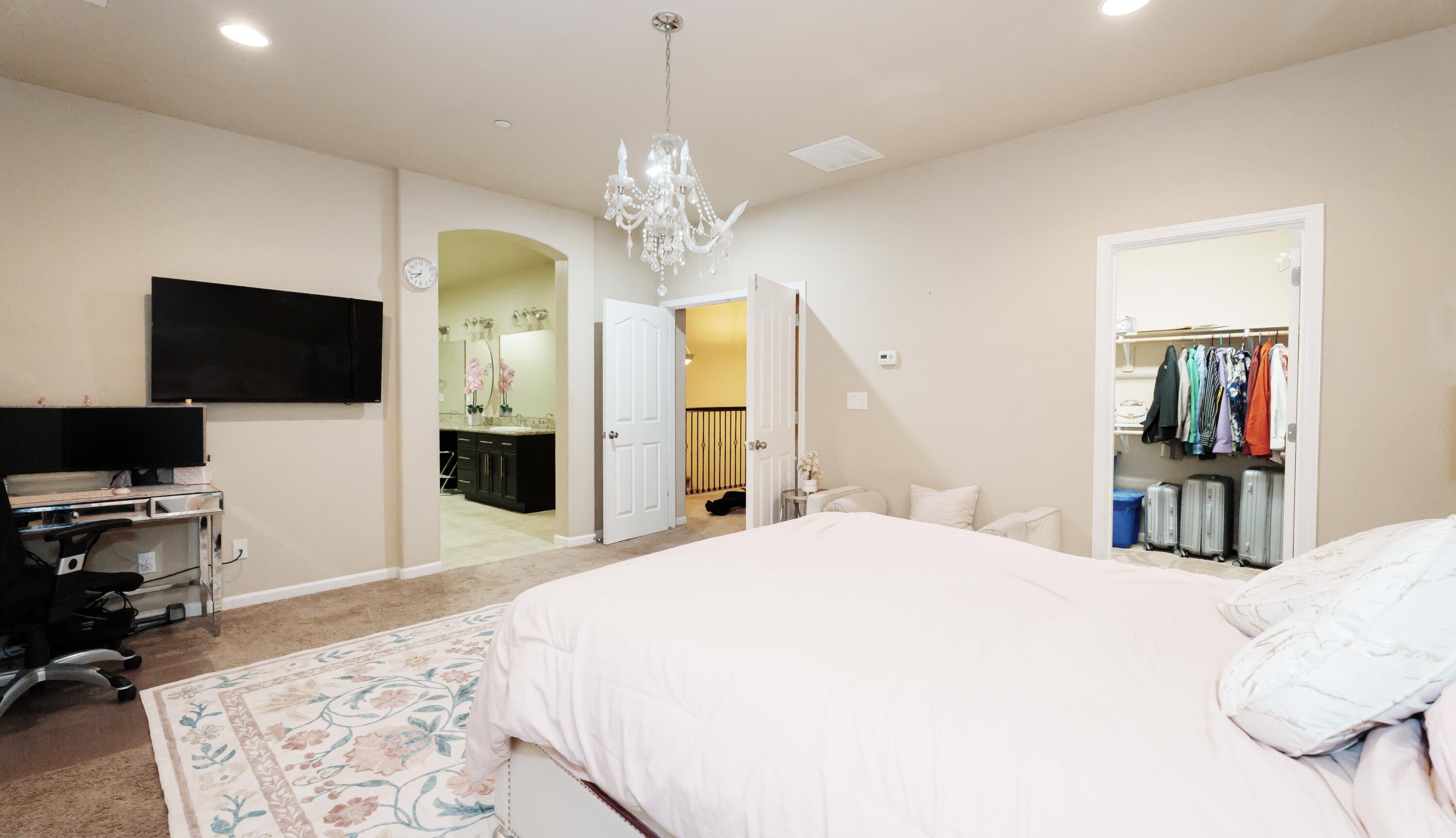 2536 W Stewart Ave, Visalia, CA 93291