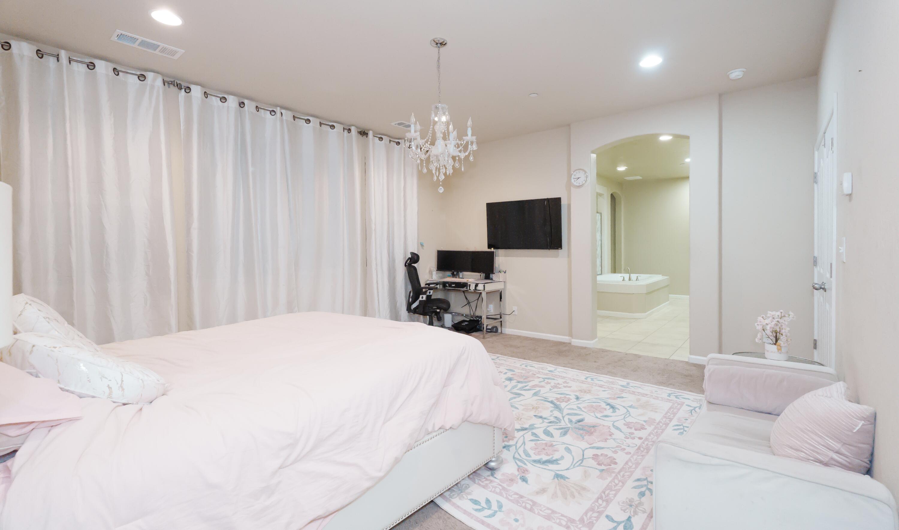 2536 W Stewart Ave, Visalia, CA 93291