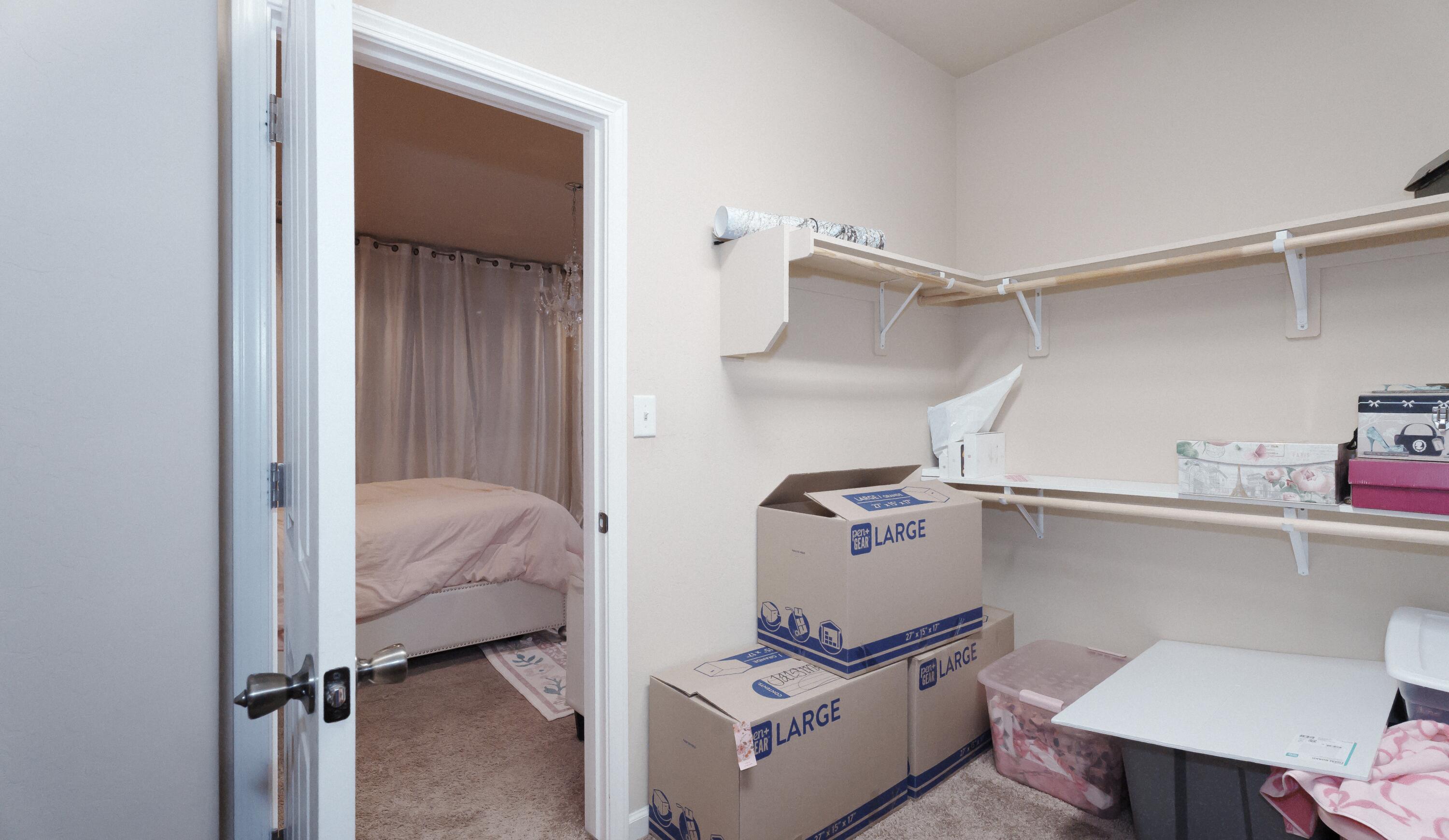 2536 W Stewart Ave, Visalia, CA 93291